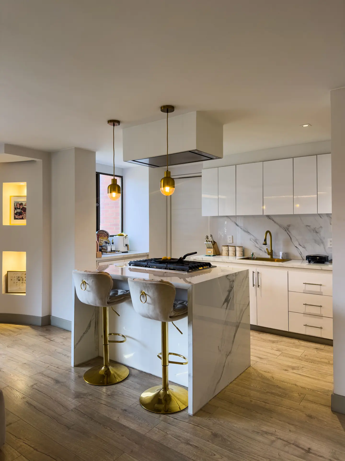 Apartamento REMODELADO exterior en venta, Rosales.