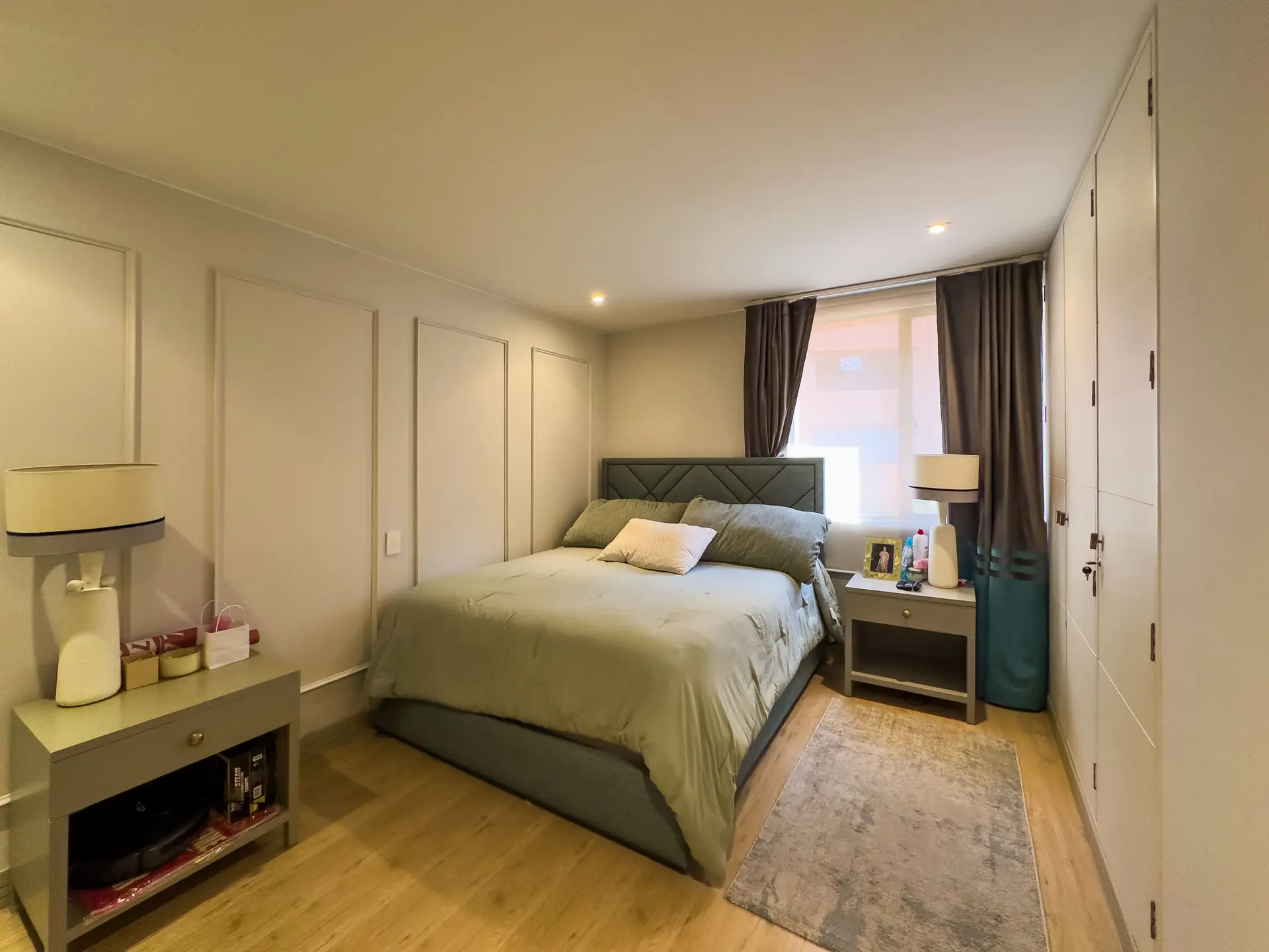 Apartamento REMODELADO exterior en venta, Rosales.