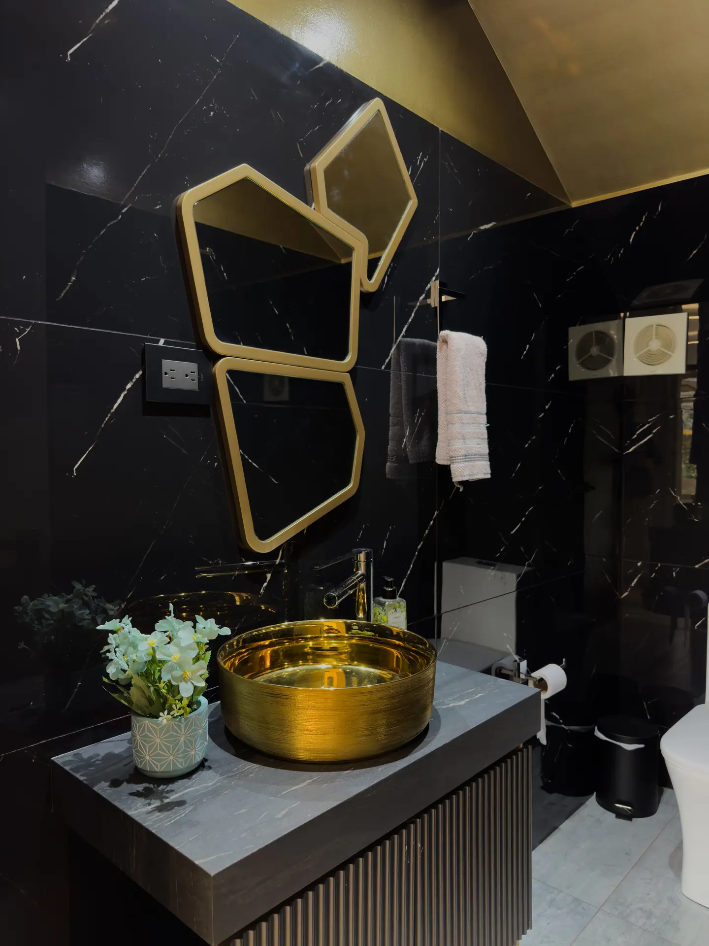 Casa con jardín y terraza a la venta, en Hato Grande