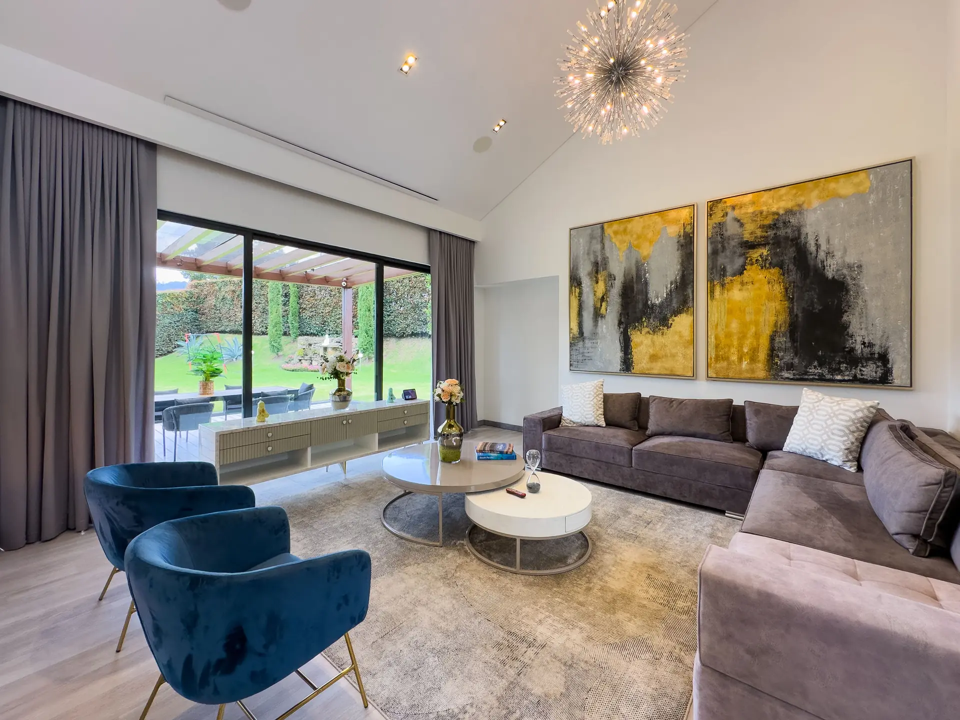 Casa con jardín y terraza a la venta, en Hato Grande