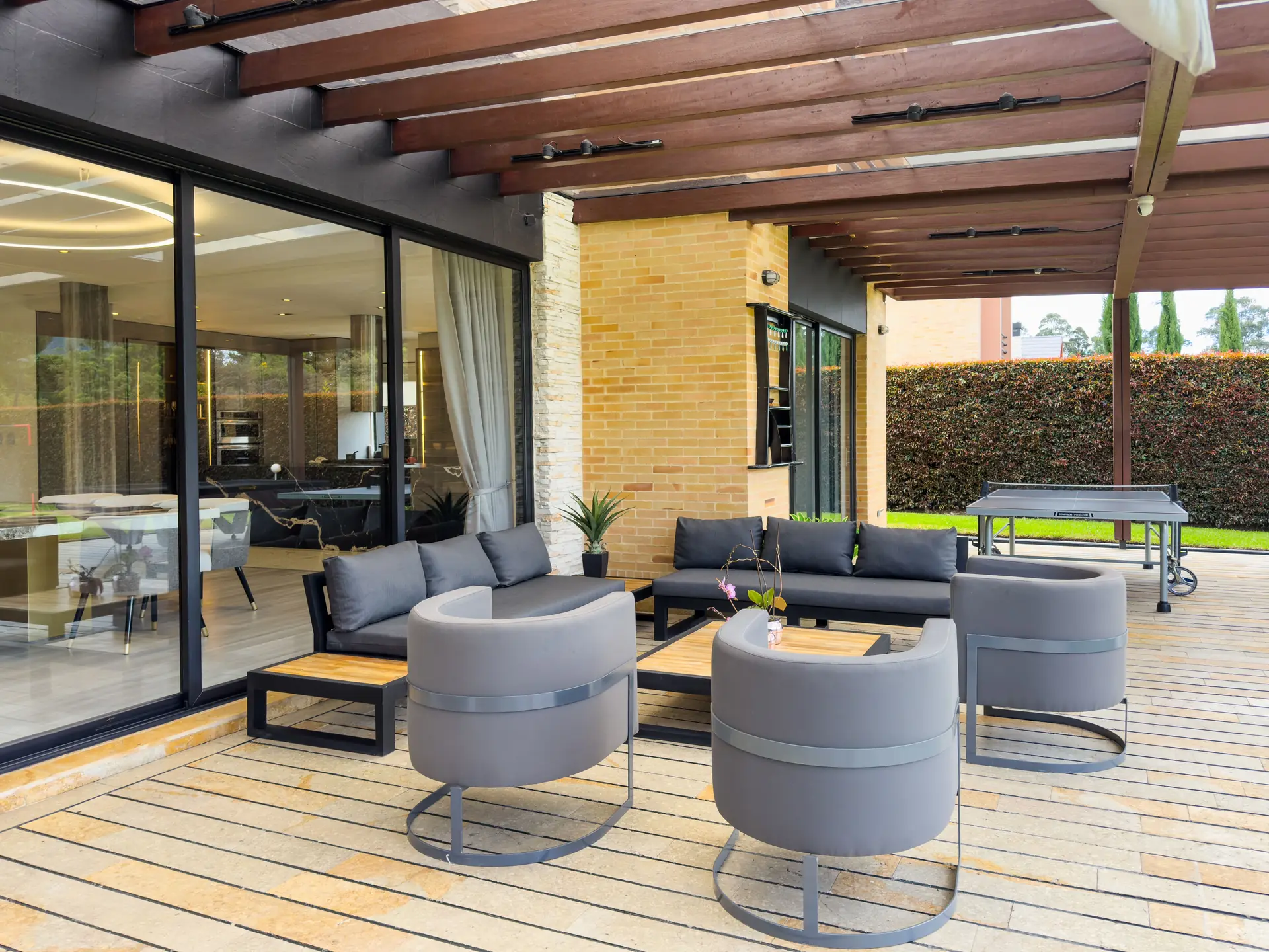 Casa con jardín y terraza a la venta, en Hato Grande