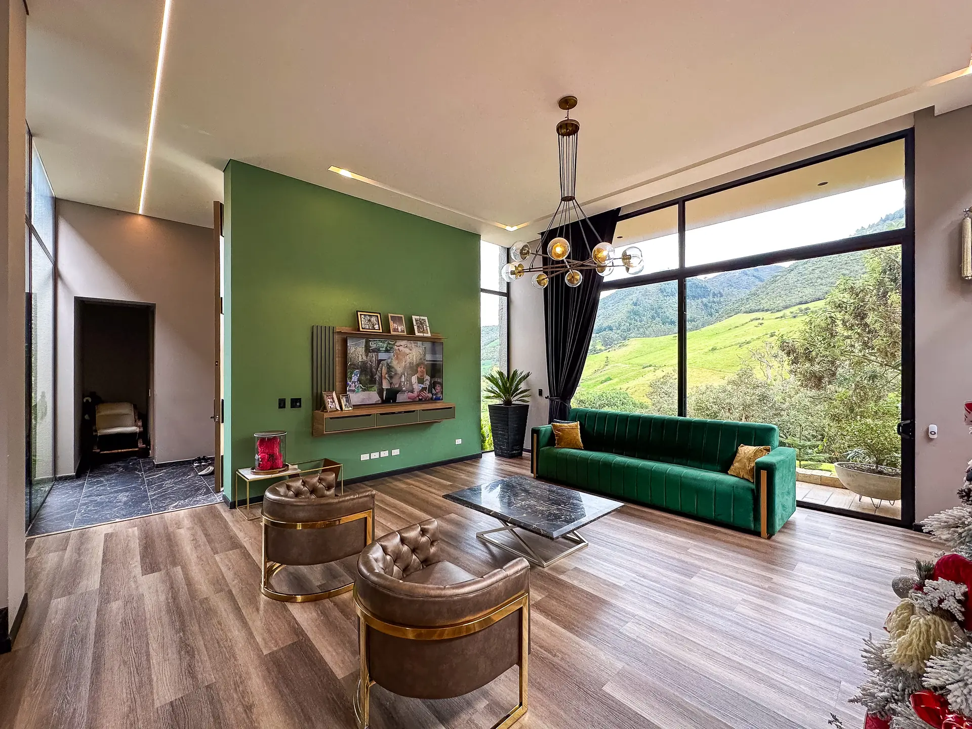 Casa con terraza y jardín en venta, en La Calera