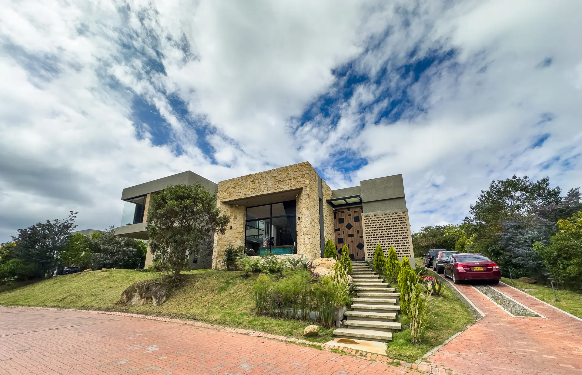 Casa con terraza y jardín en venta, en La Calera