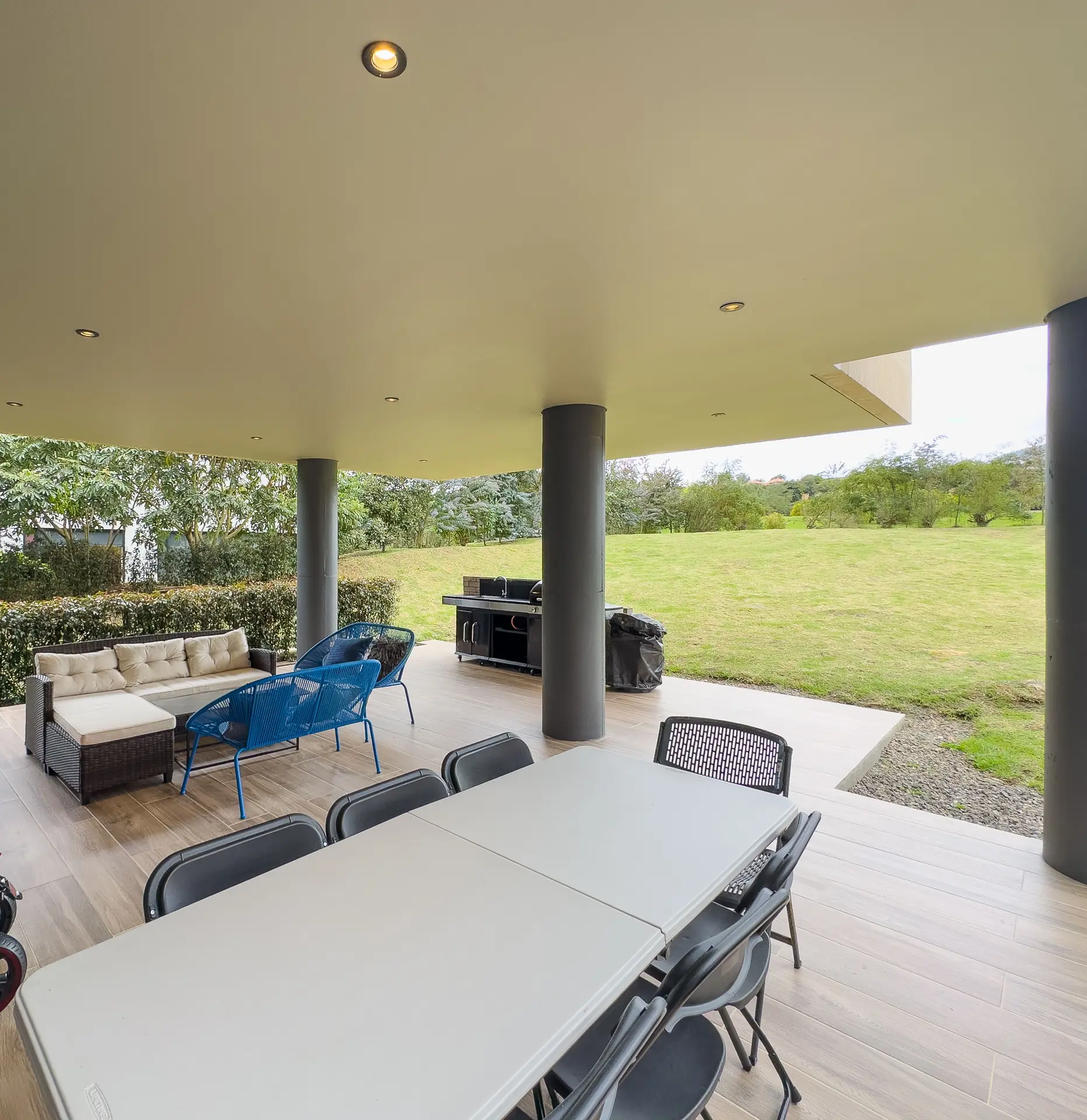 Casa con terraza y jardín en venta, en La Calera