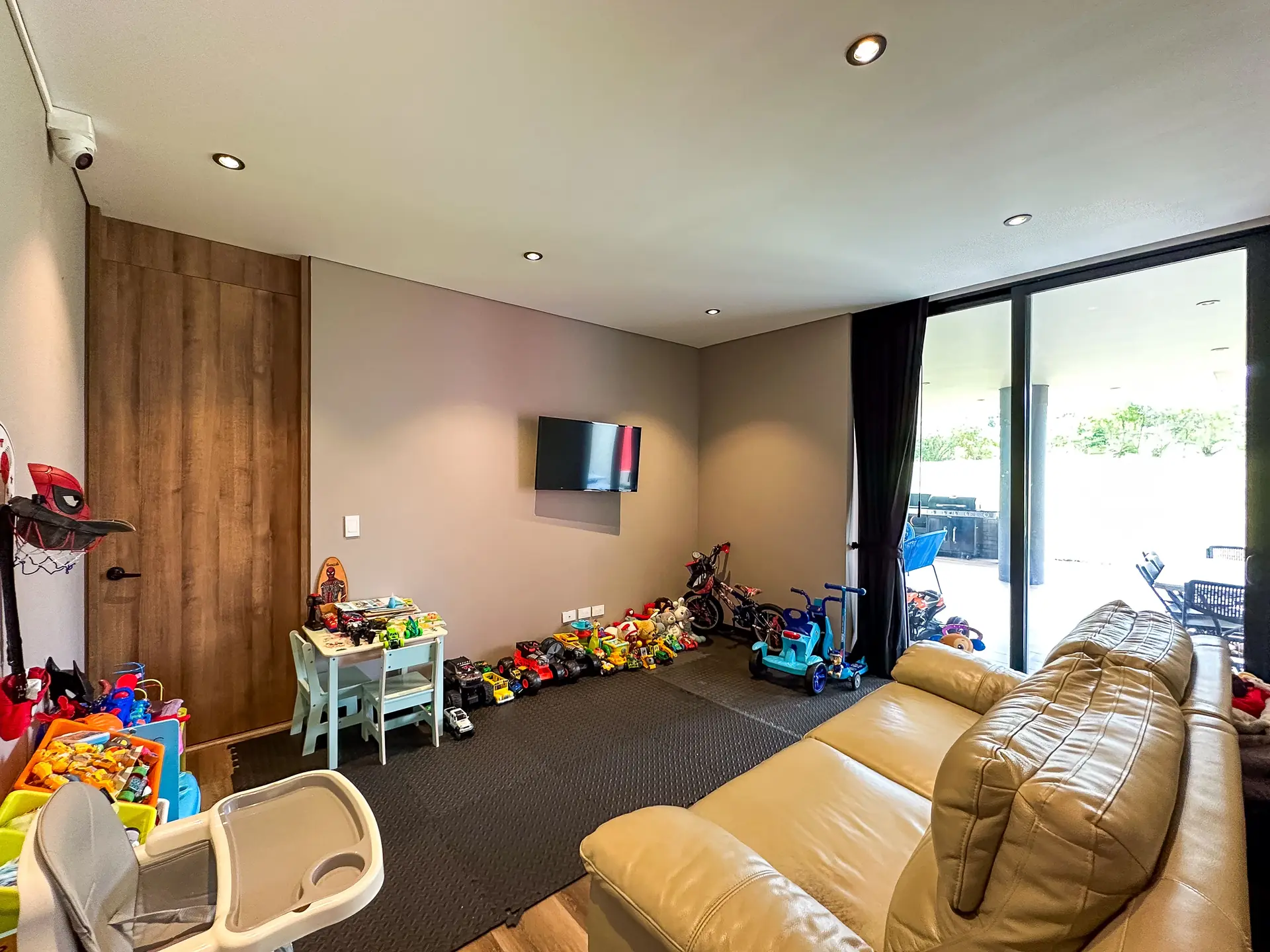 Casa con terraza y jardín en venta, en La Calera