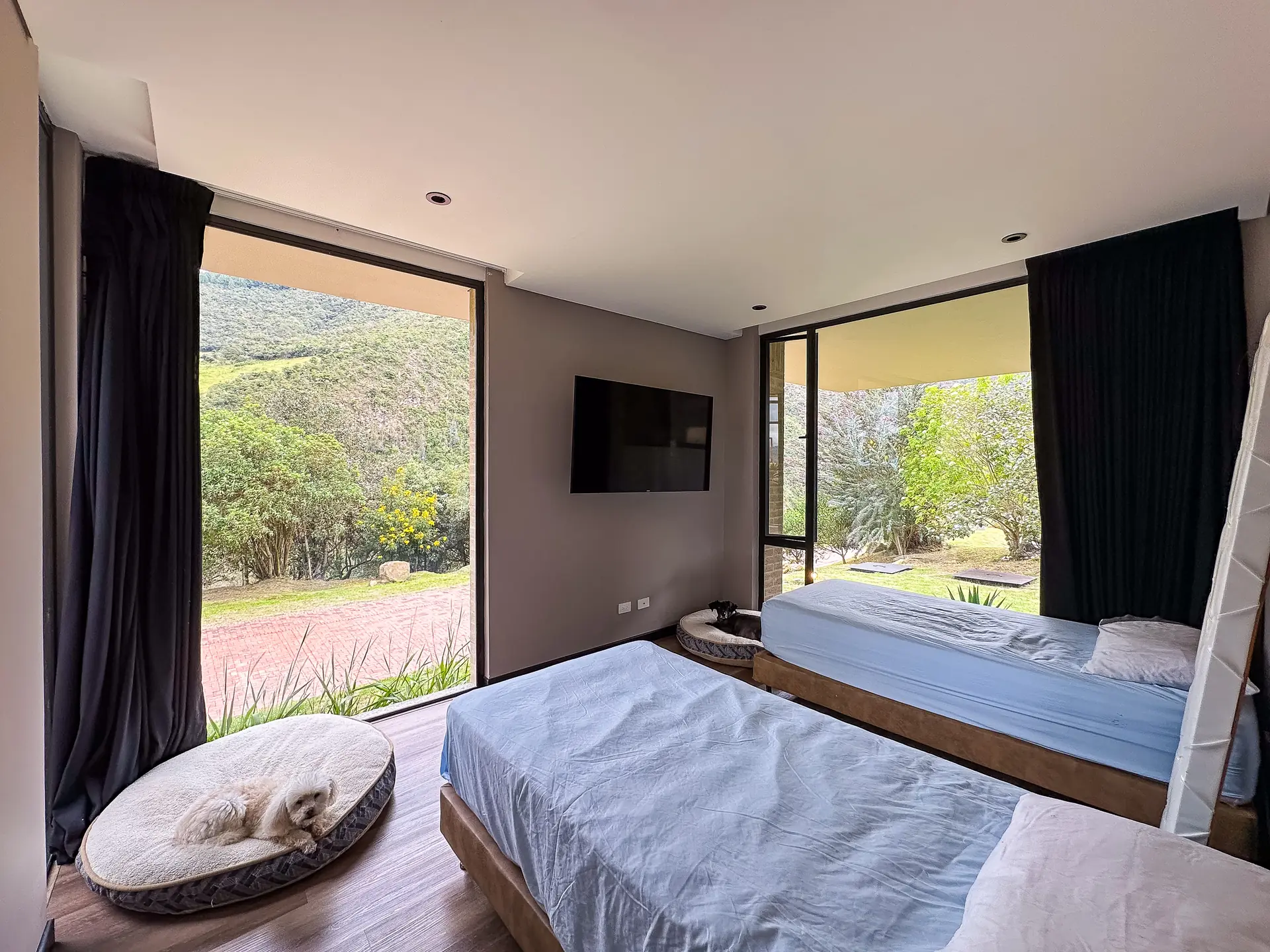 Casa con terraza y jardín en venta, en La Calera
