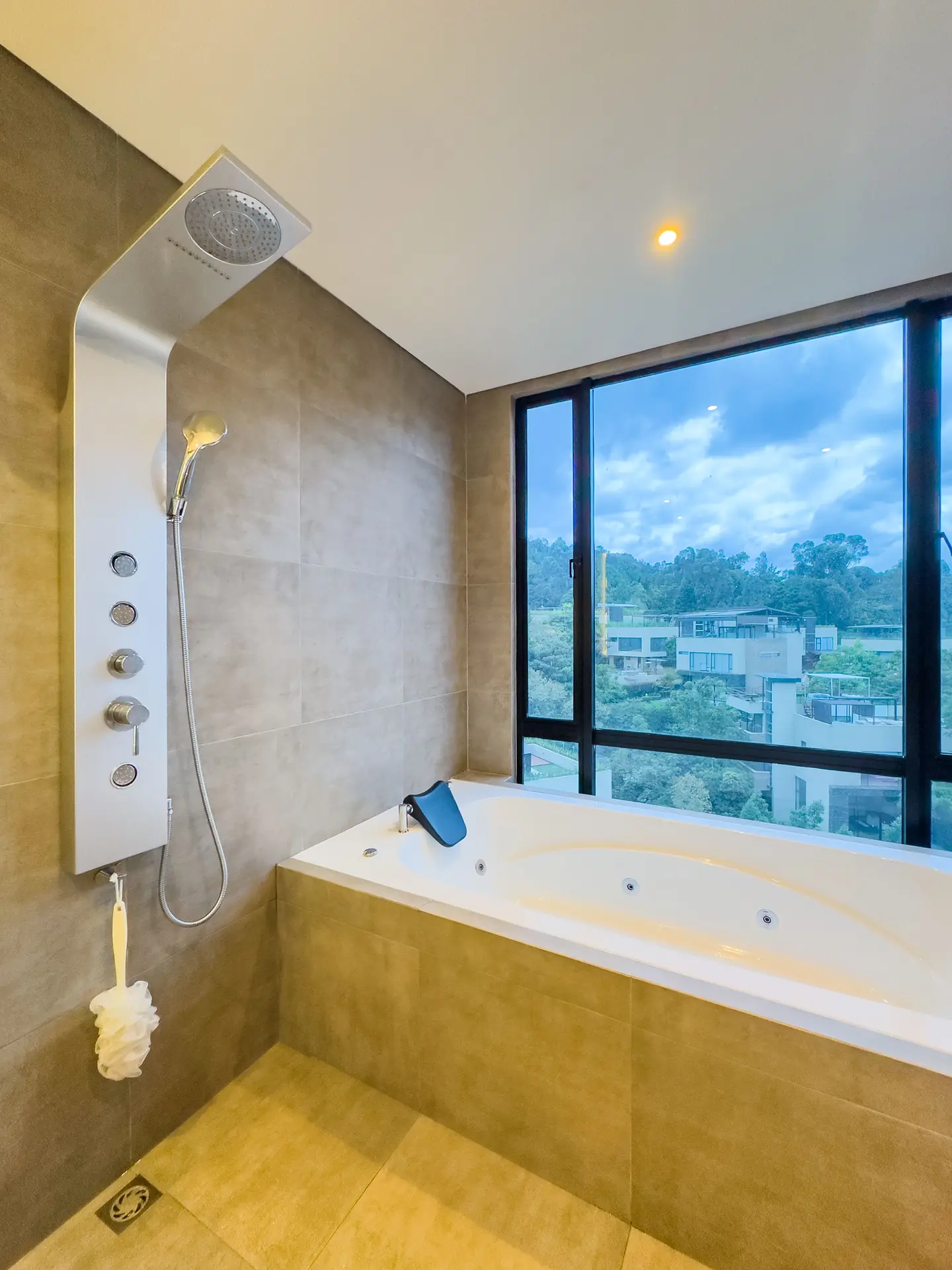 Penthouse con terraza a la venta, en Cerros de Suba.