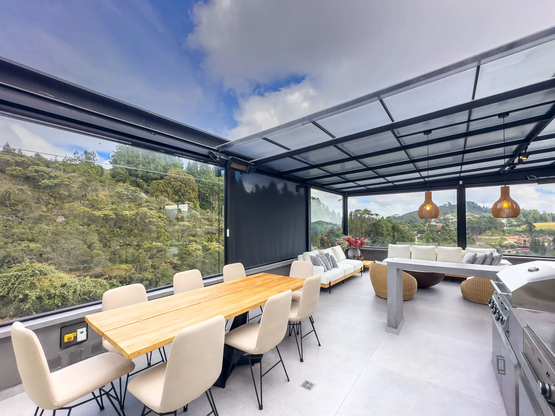 Casa con terraza y piscina en arriendo, en la Calera (Prados del Este)