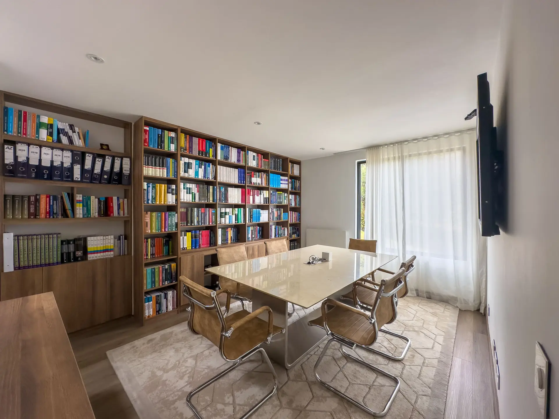 Casa con terraza y piscina en arriendo, en la Calera (Prados del Este)