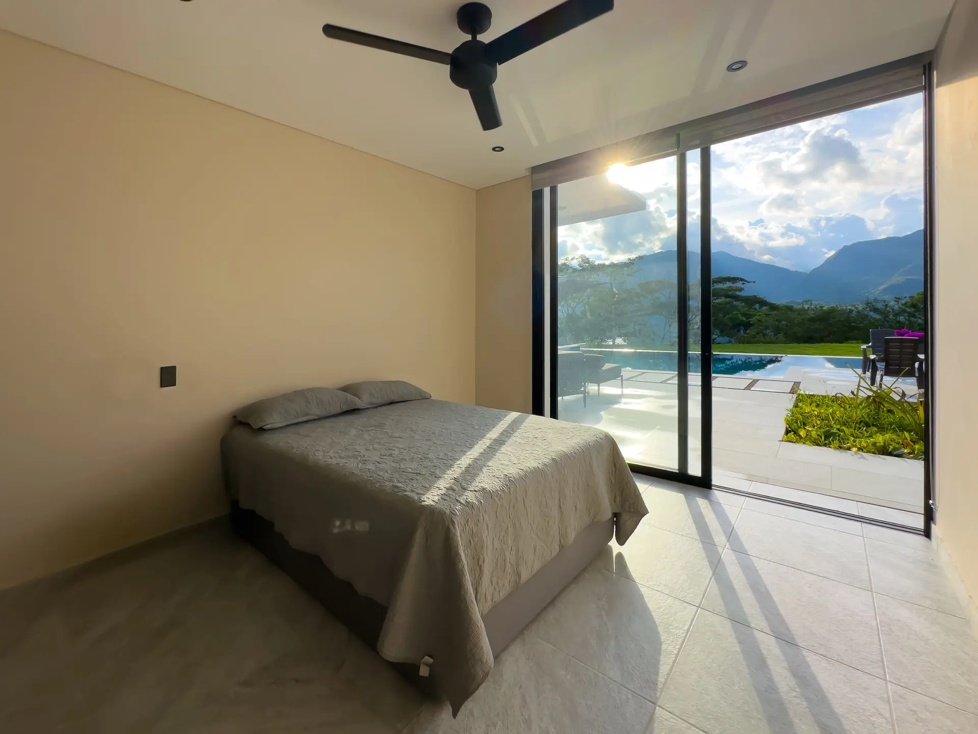 Casa de descanso con piscina y jardín en venta, Primavera de Payande (Villeta)