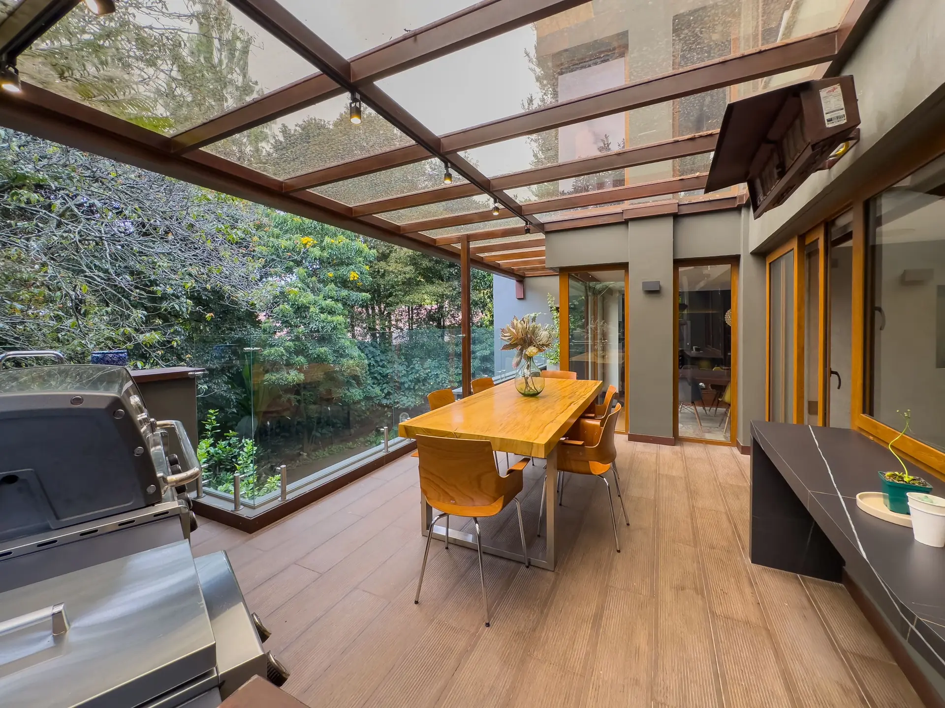 Casa con jardín y terraza en venta, Santa Ana Oriental. (Actualmente está arrendada)