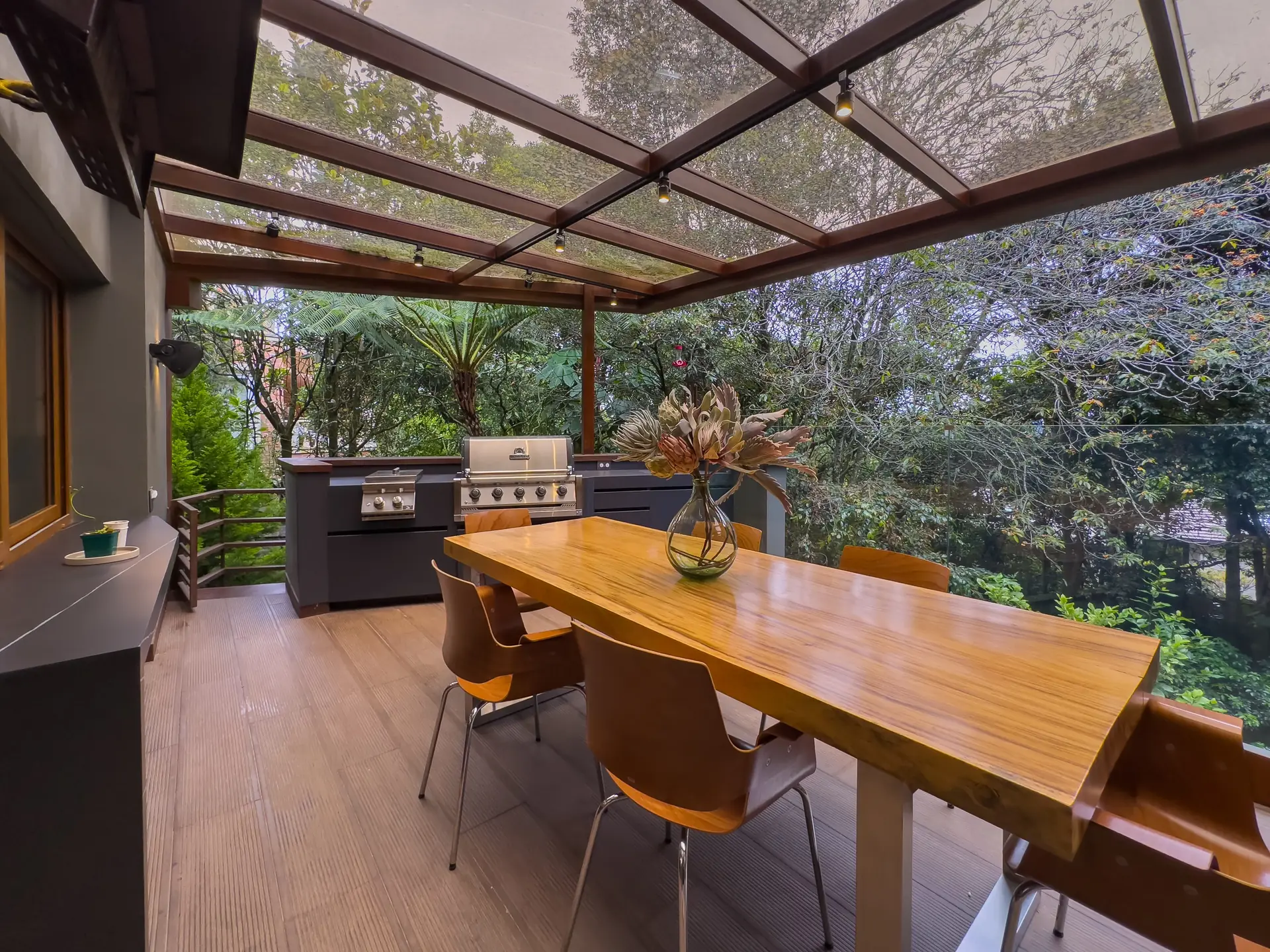 Casa con jardín y terraza en venta, Santa Ana Oriental. (Actualmente está arrendada)