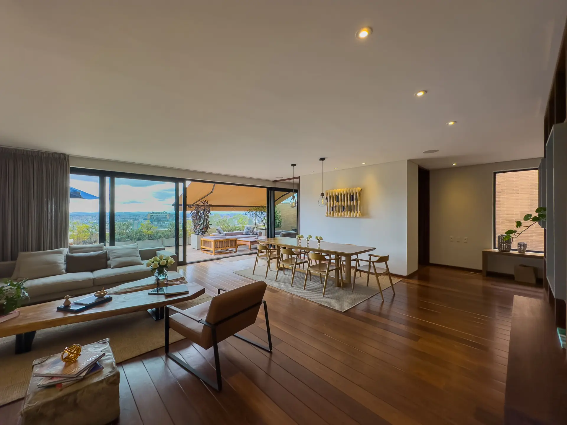 Apartamento con terraza en venta, chico oriental.