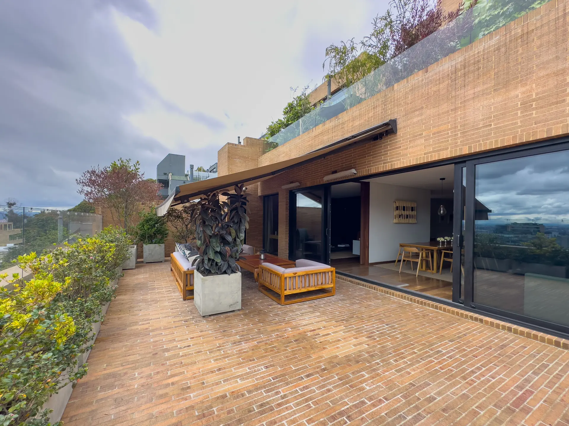 Apartamento con terraza en venta, chico oriental.