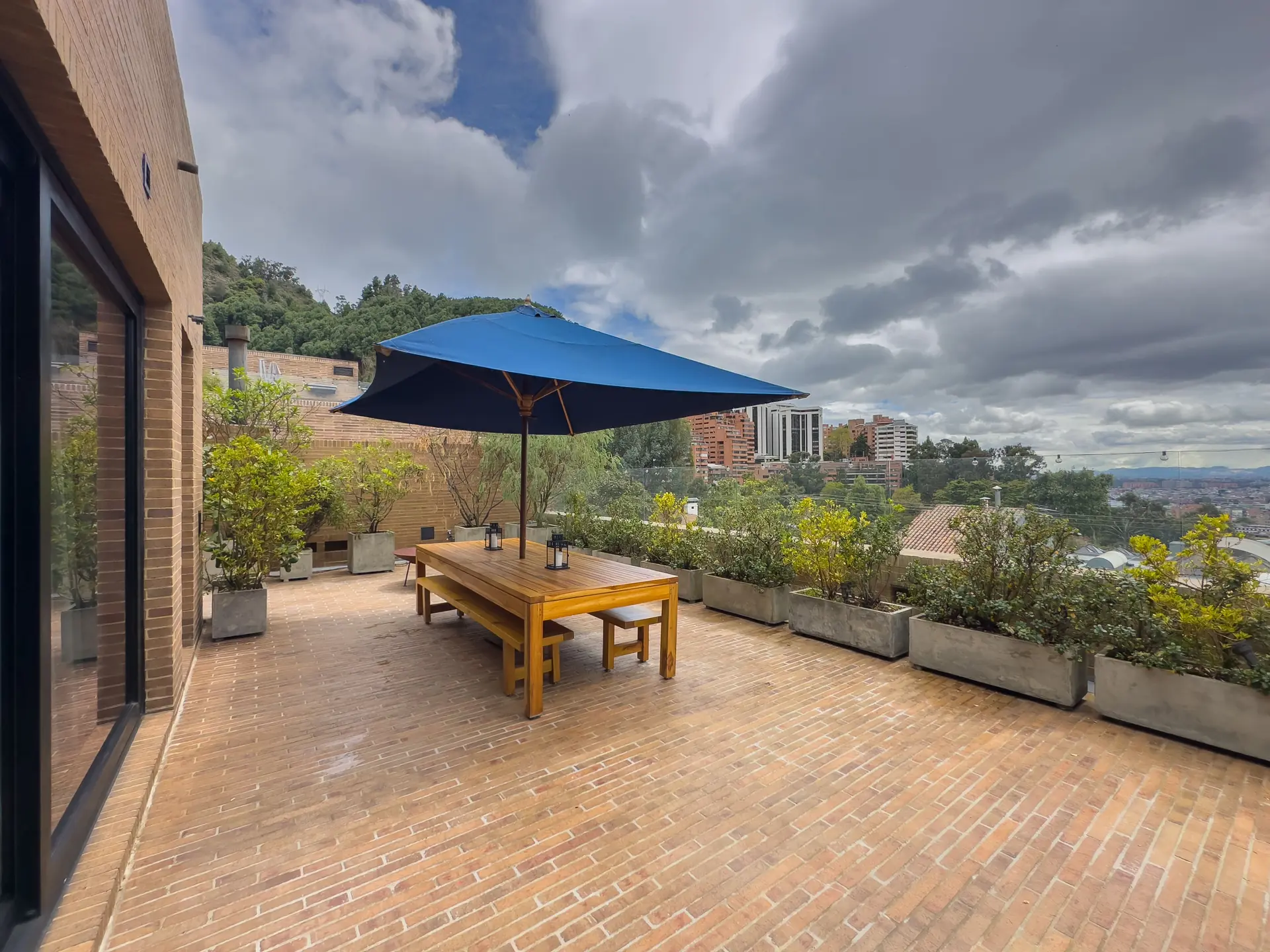 Apartamento con terraza en venta, chico oriental.