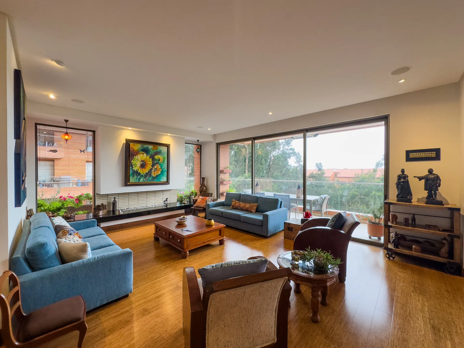 Apartamento con terraza en venta, Cerros de los Alpes. (Apartamento actualmente arrendado)