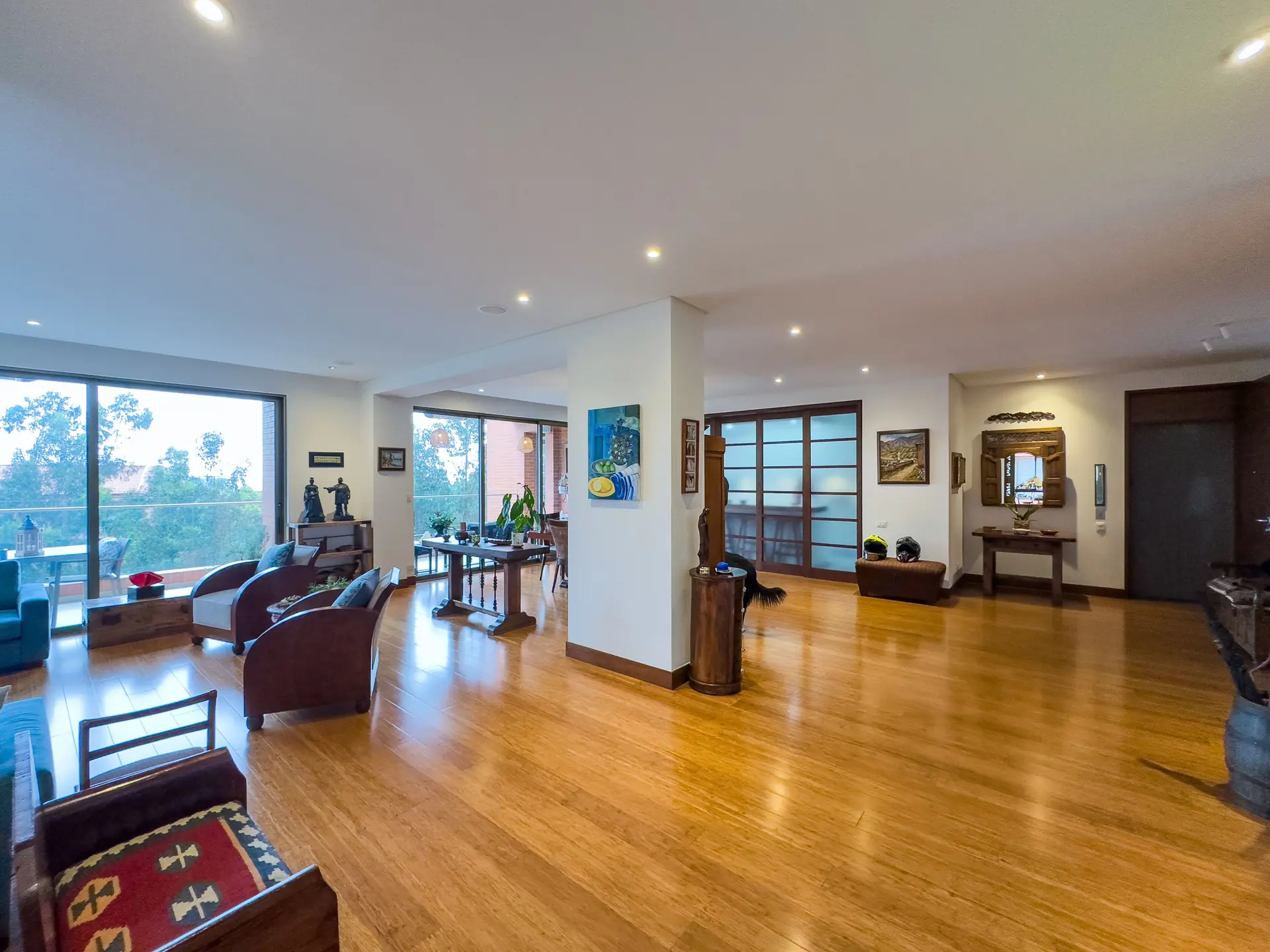 Apartamento con terraza en venta, Cerros de los Alpes. (Apartamento actualmente arrendado)