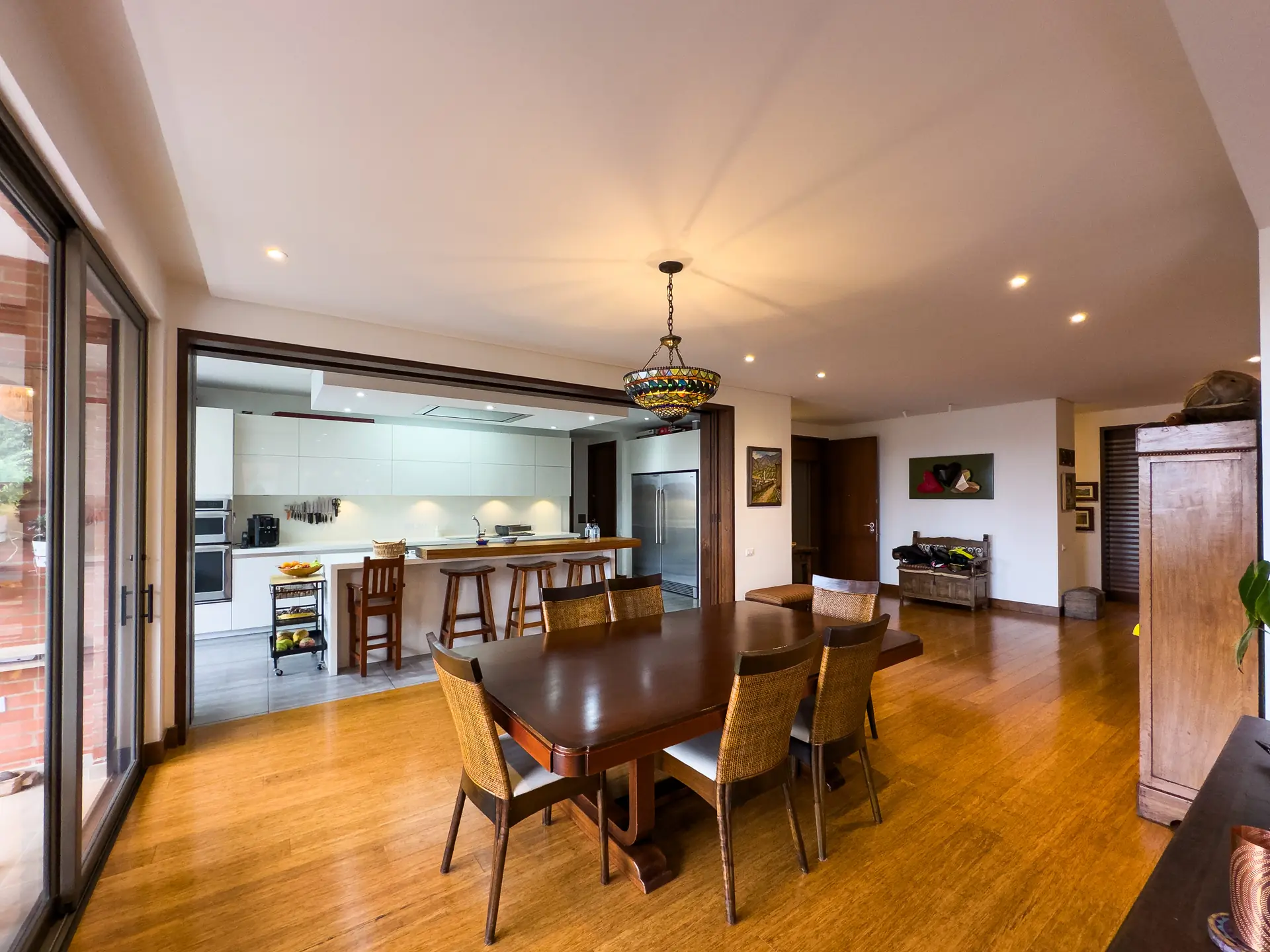 Apartamento con terraza en venta, Cerros de los Alpes. (Apartamento actualmente arrendado)
