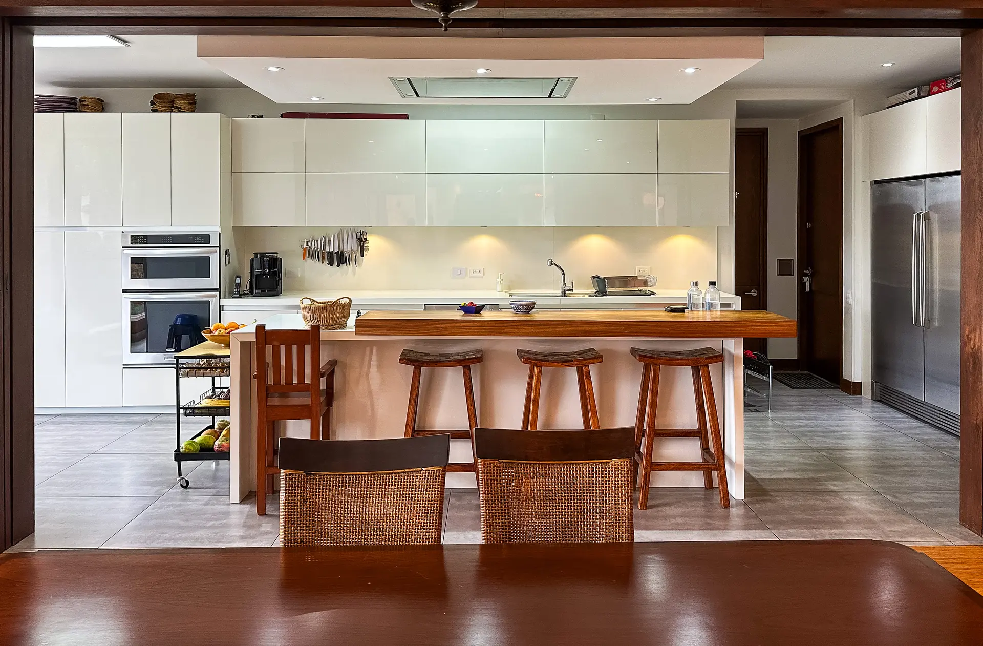 Apartamento con terraza en venta, Cerros de los Alpes. (Apartamento actualmente arrendado)