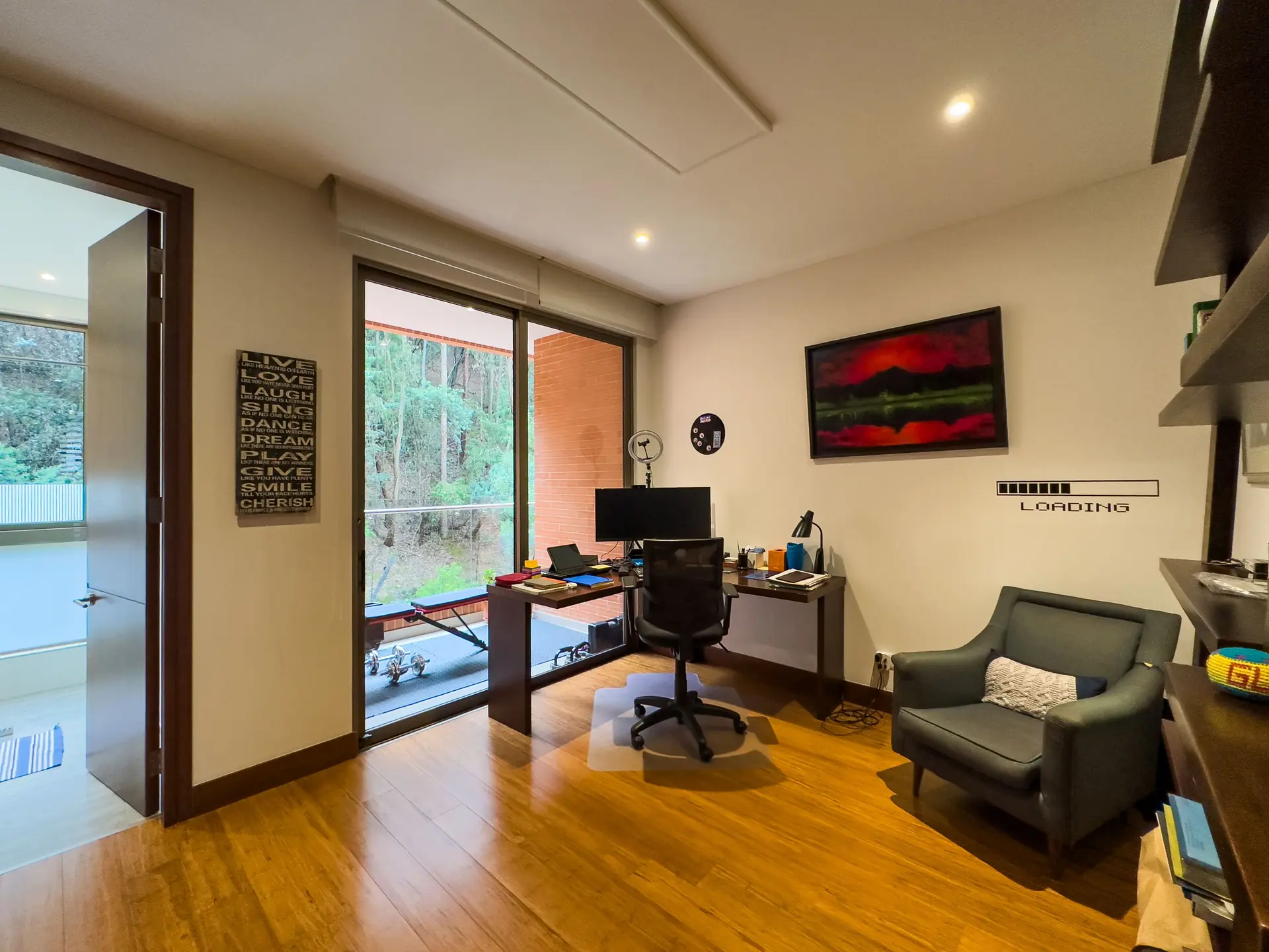 Apartamento con terraza en venta, Cerros de los Alpes. (Apartamento actualmente arrendado)