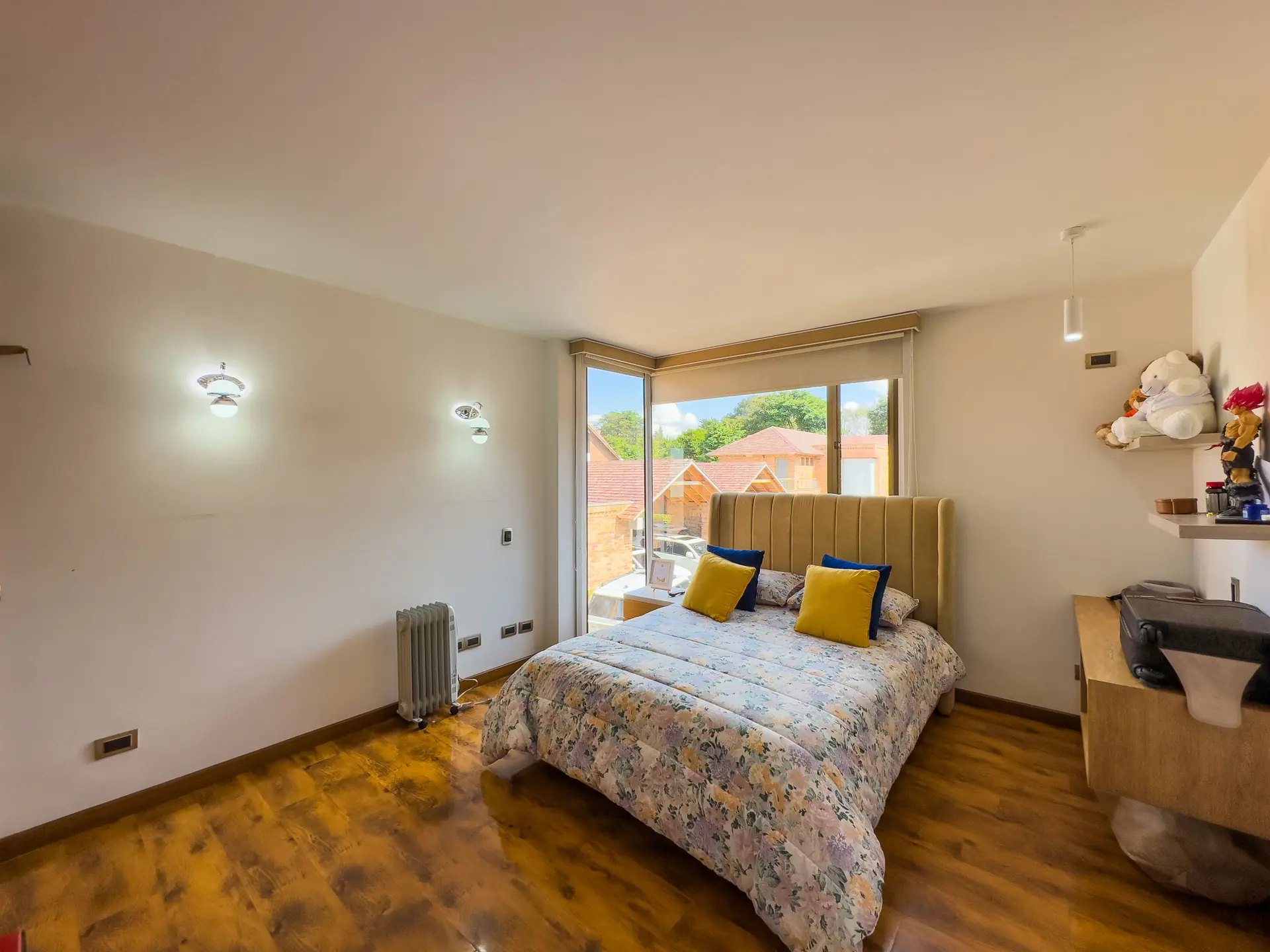 Casa con jardín en venta, San Jose de Bavária.