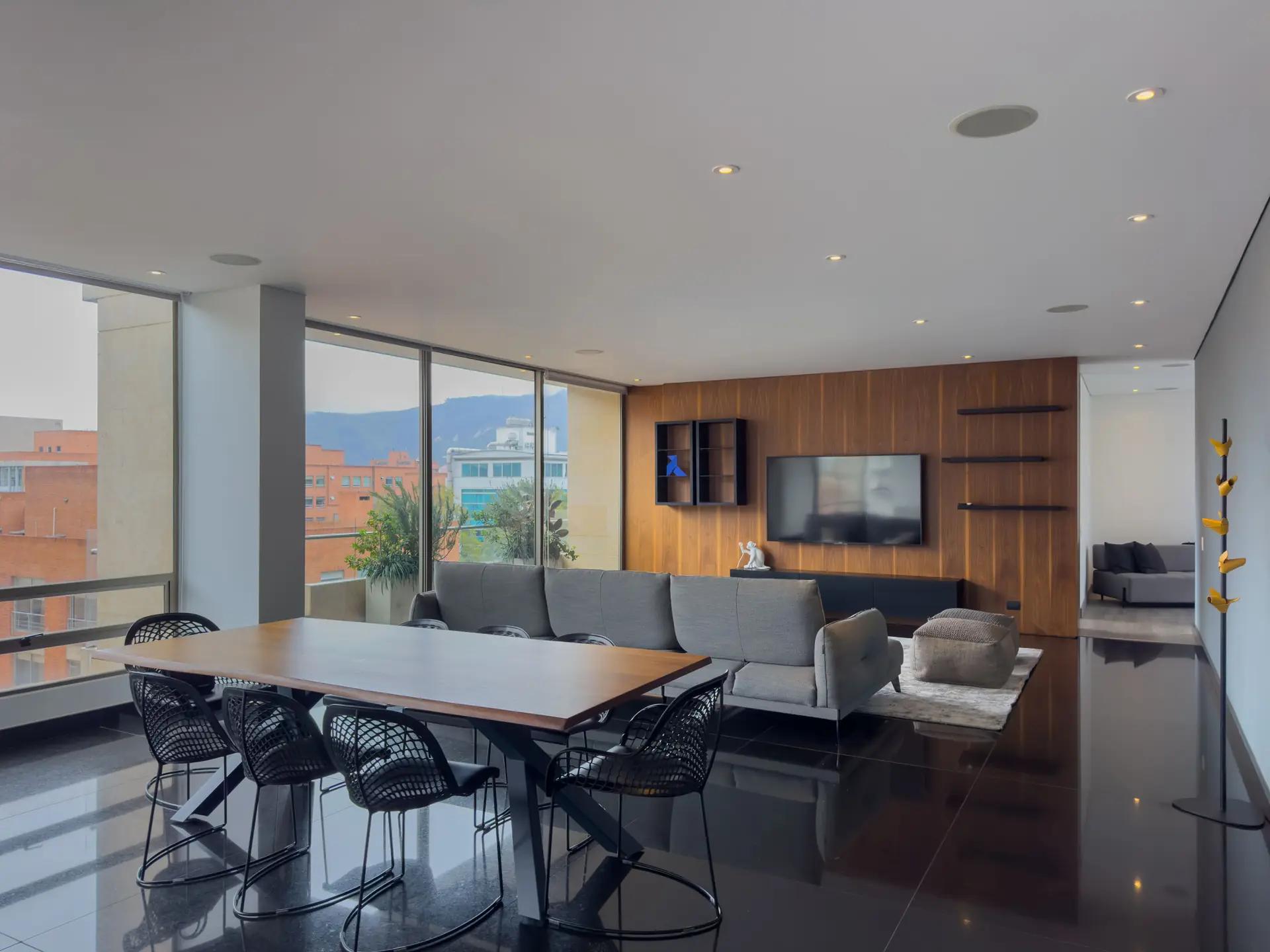 Apartamento con balcón en venta ó arriendo, chico norte.