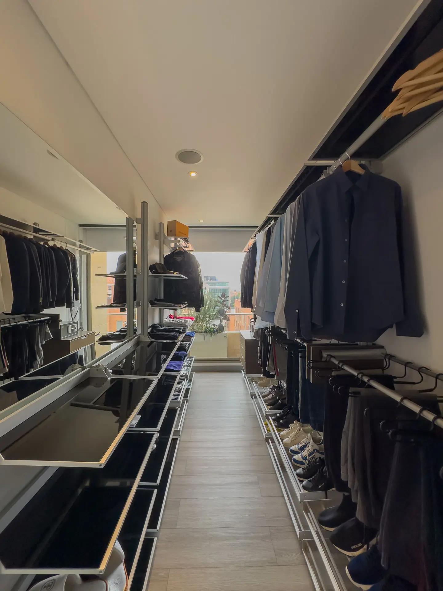 Apartamento con balcón en venta ó arriendo, chico norte.