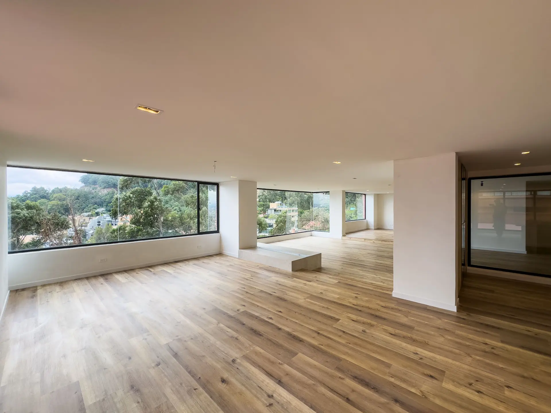 Apartamento con terraza en venta, chico alto. (Apartamento arrendado actualmente)
