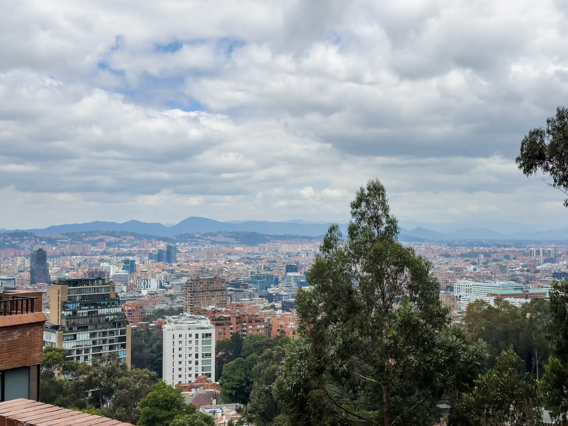 Apartamento con terraza en venta, chico alto. (Apartamento arrendado actualmente)
