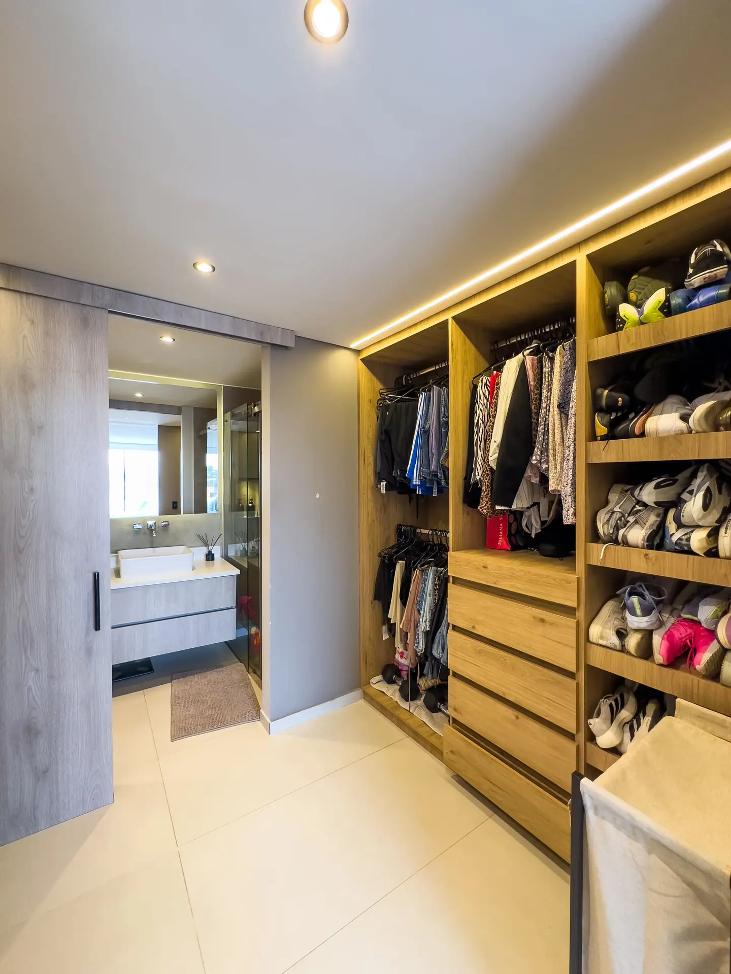 Apartamento con terraza a la venta, Cerros de sotileza.