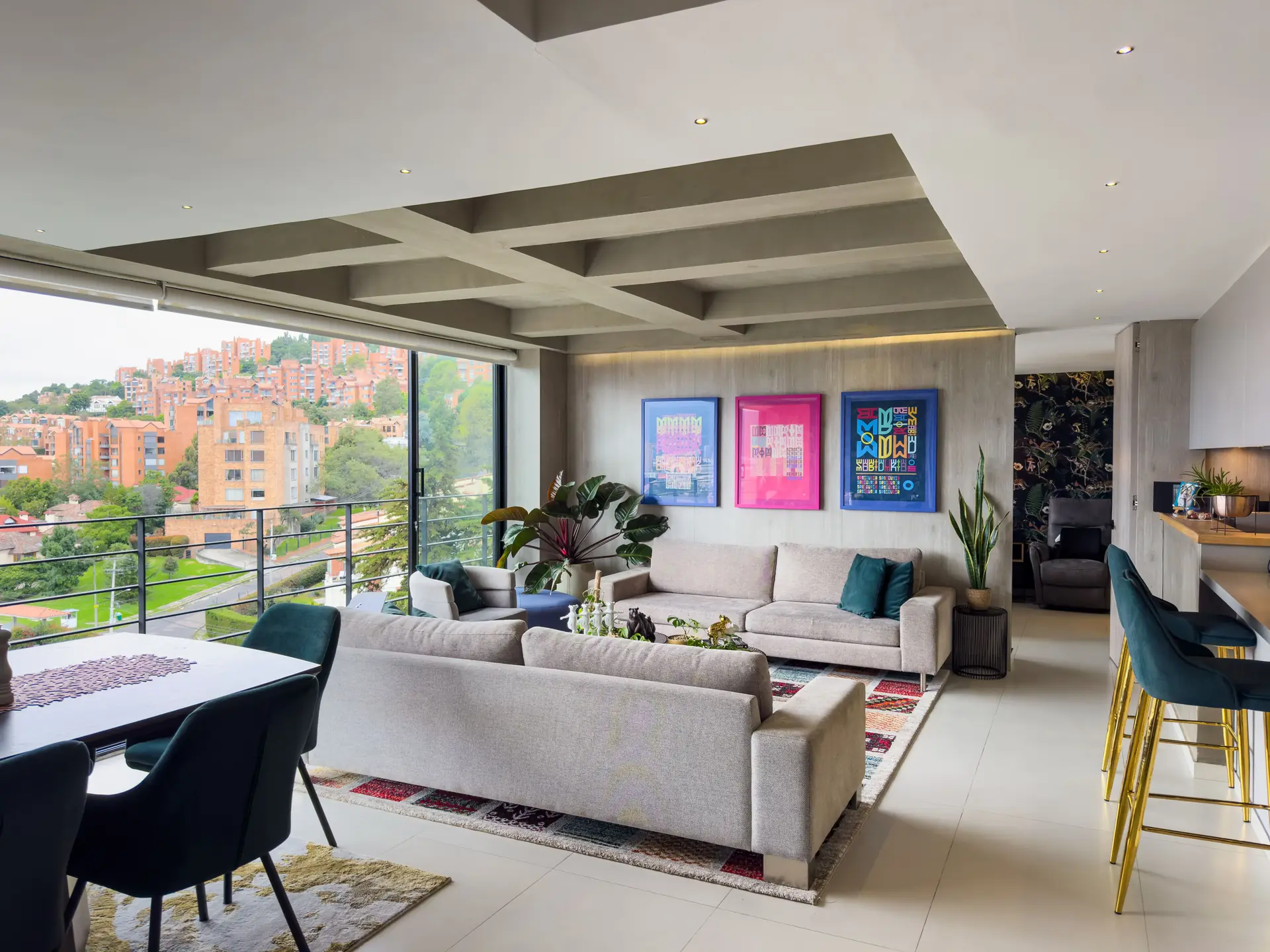 Apartamento con terraza a la venta, Cerros de sotileza.