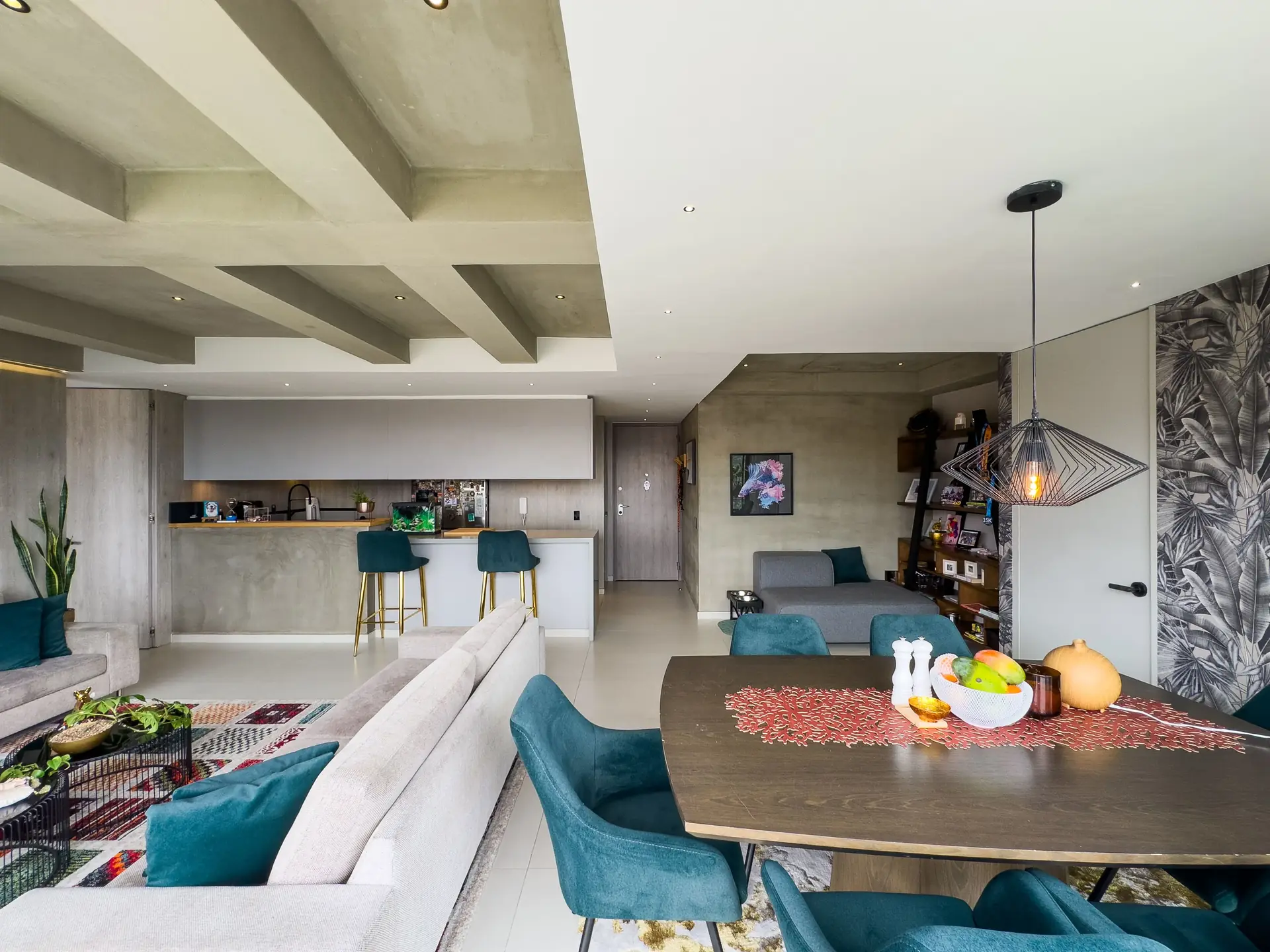 Apartamento con terraza a la venta, Cerros de sotileza.