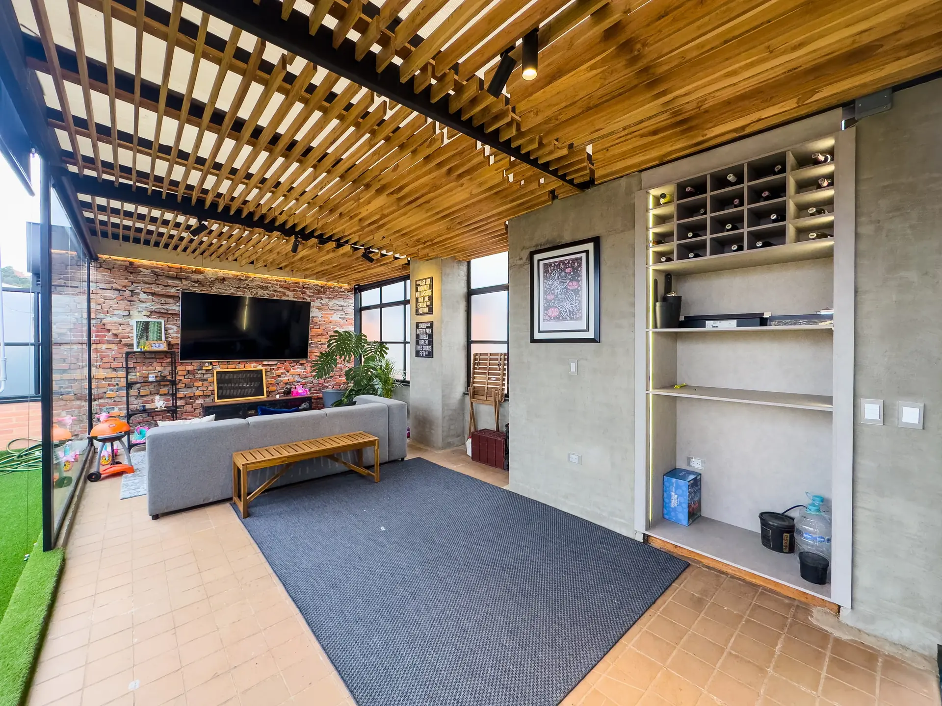 Apartamento con terraza a la venta, Cerros de sotileza.