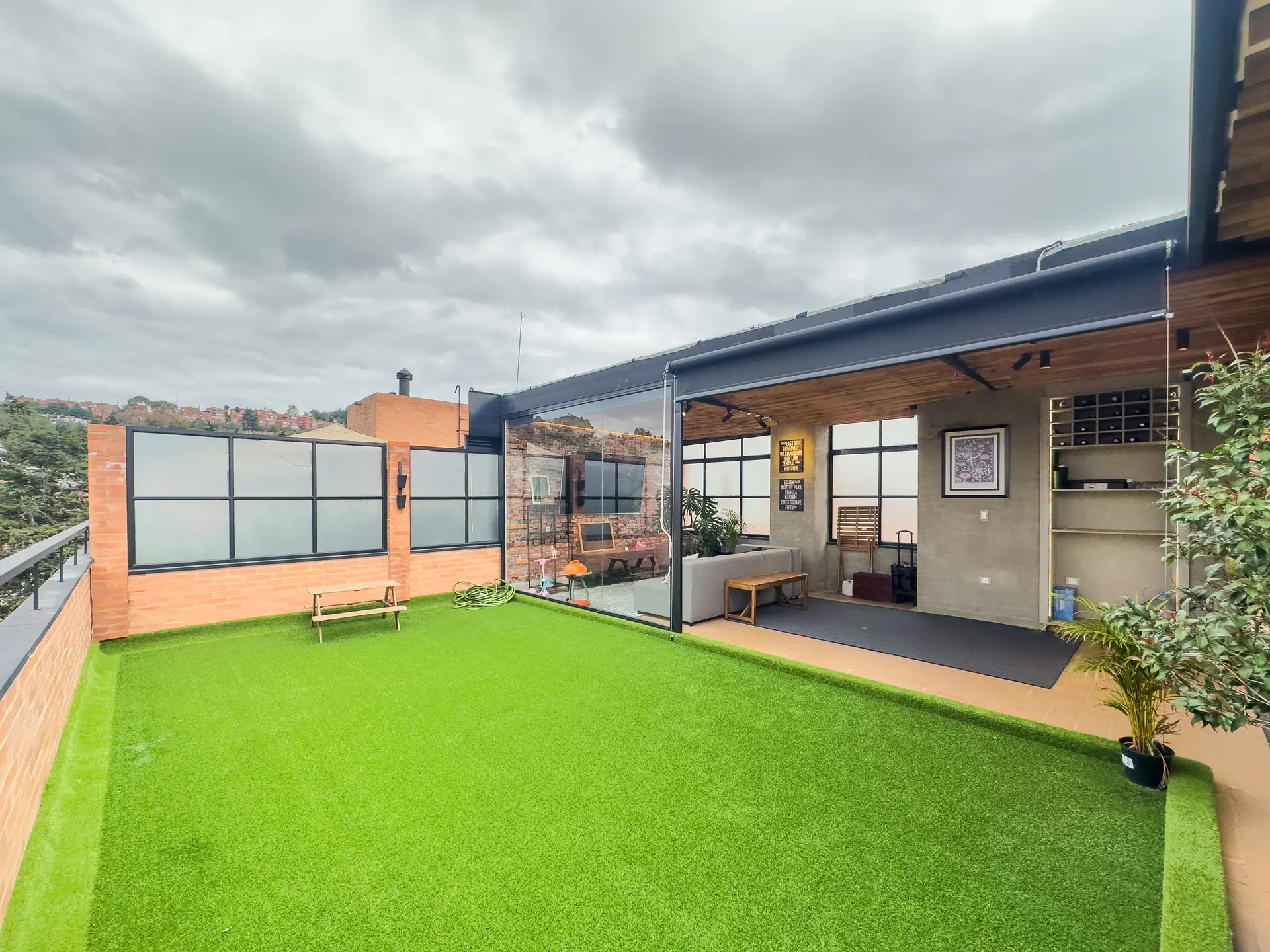 Apartamento con terraza a la venta, Cerros de sotileza.