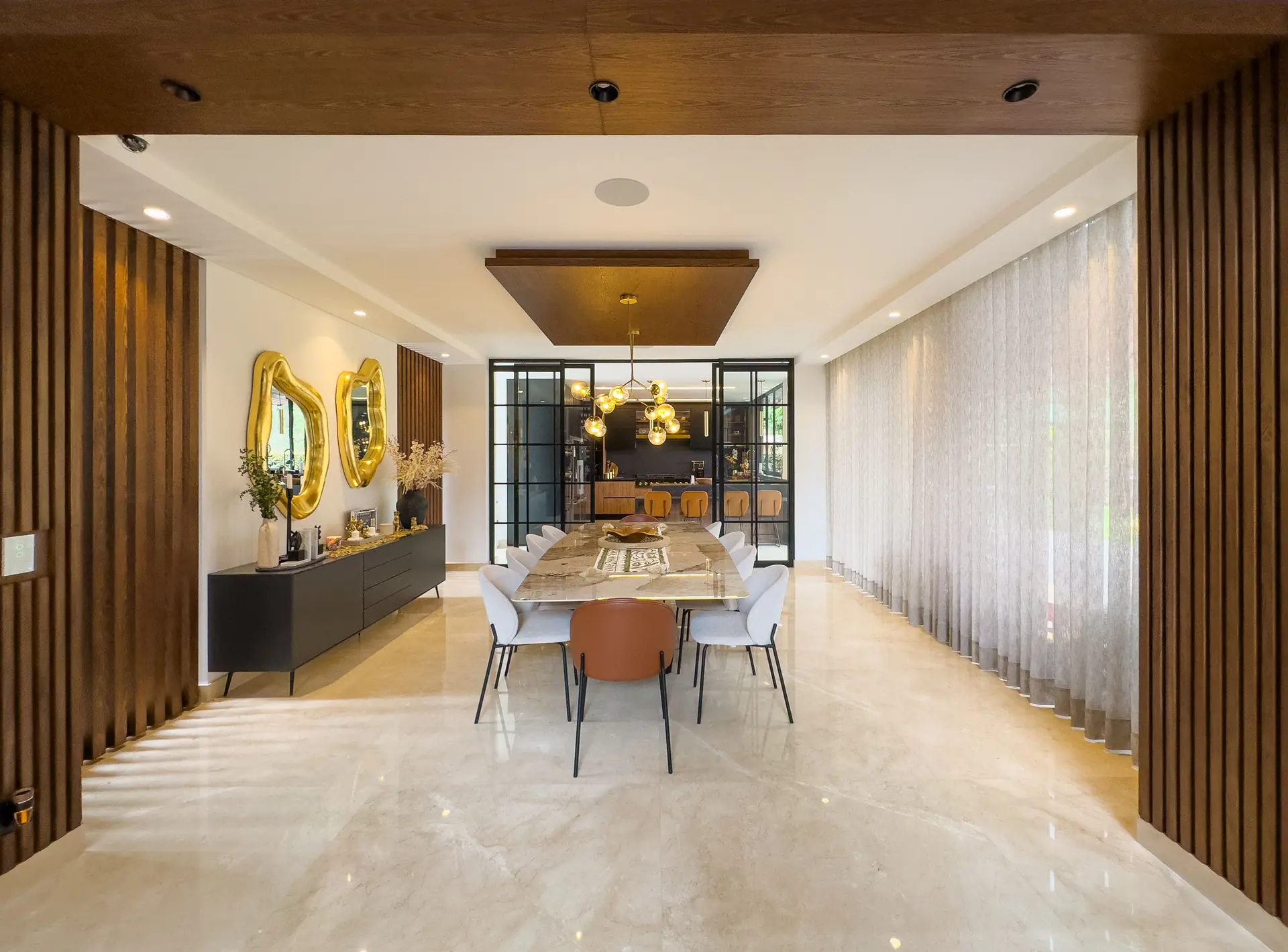 Casa con jardín y terraza a la venta, en Guaymaral.