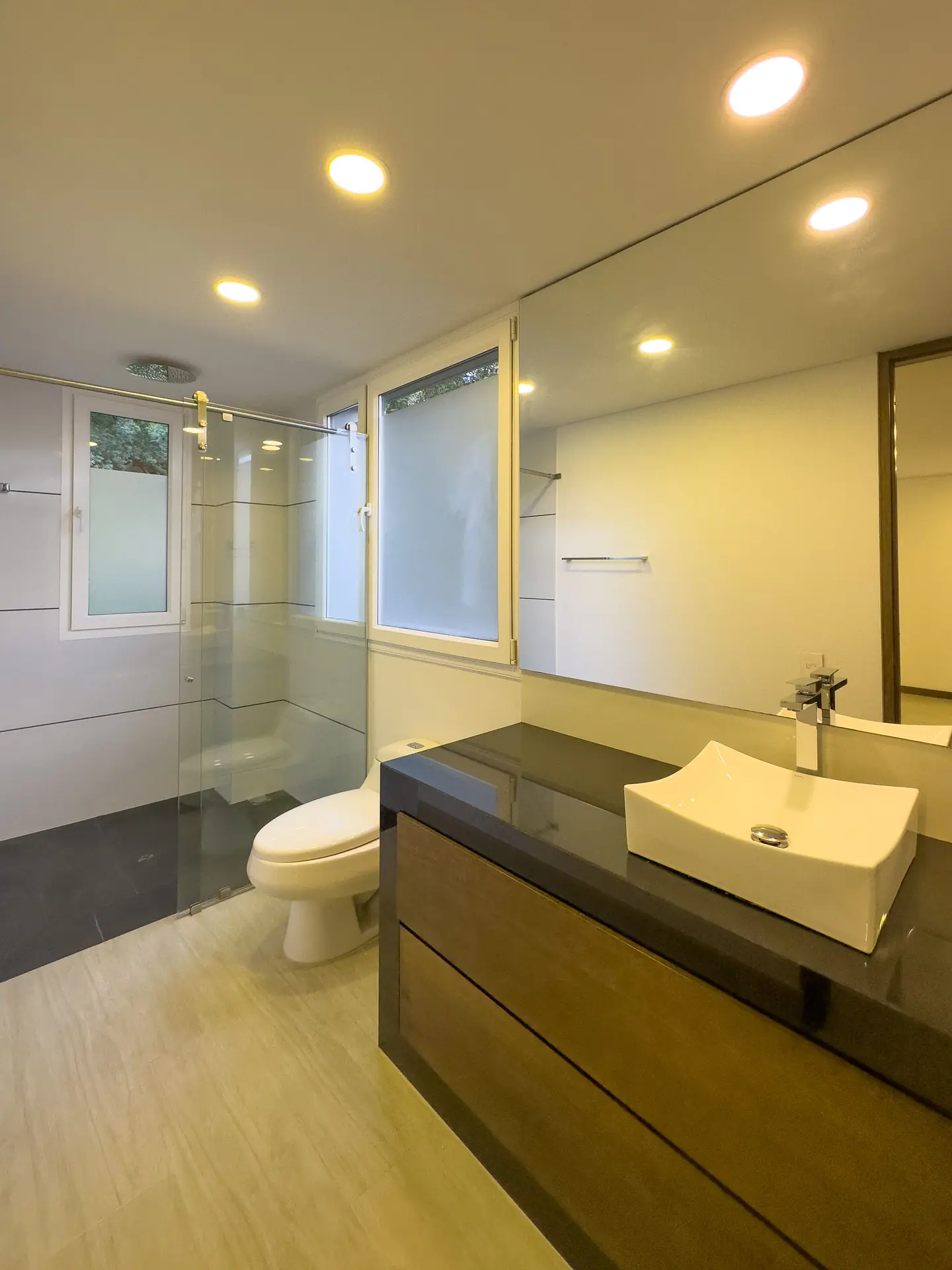 Casa en venta ó arriendo, Aposentos.