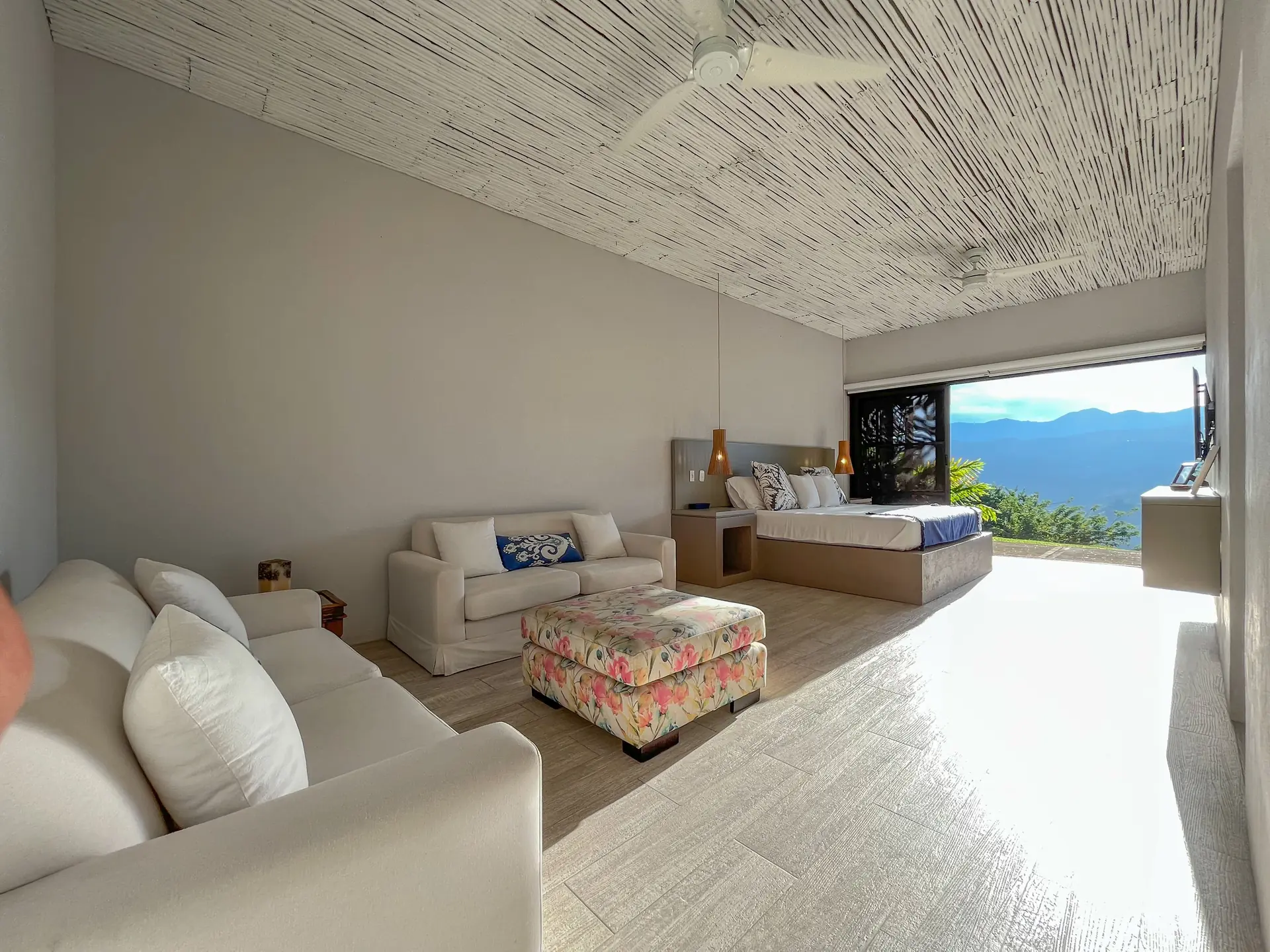 Casa con piscina a la venta, en Villeta (conjunto cerrado)