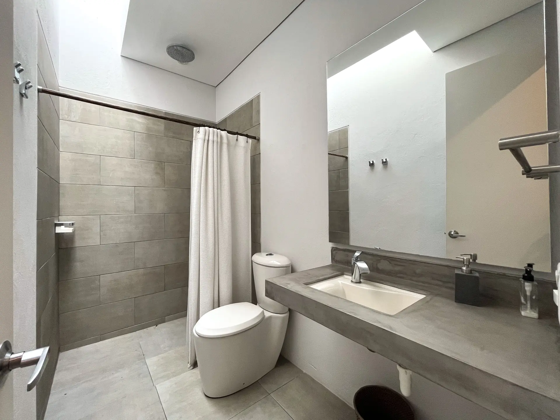 Casa con piscina a la venta, en Villeta (conjunto cerrado)