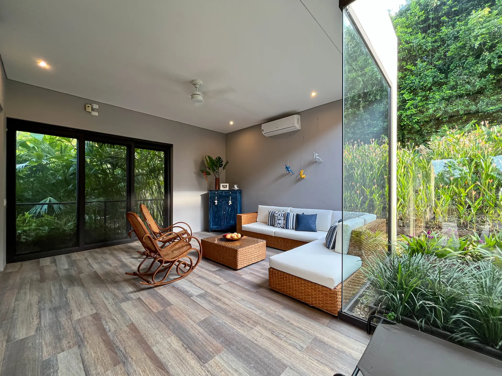 Casa con piscina a la venta, en Villeta (conjunto cerrado)
