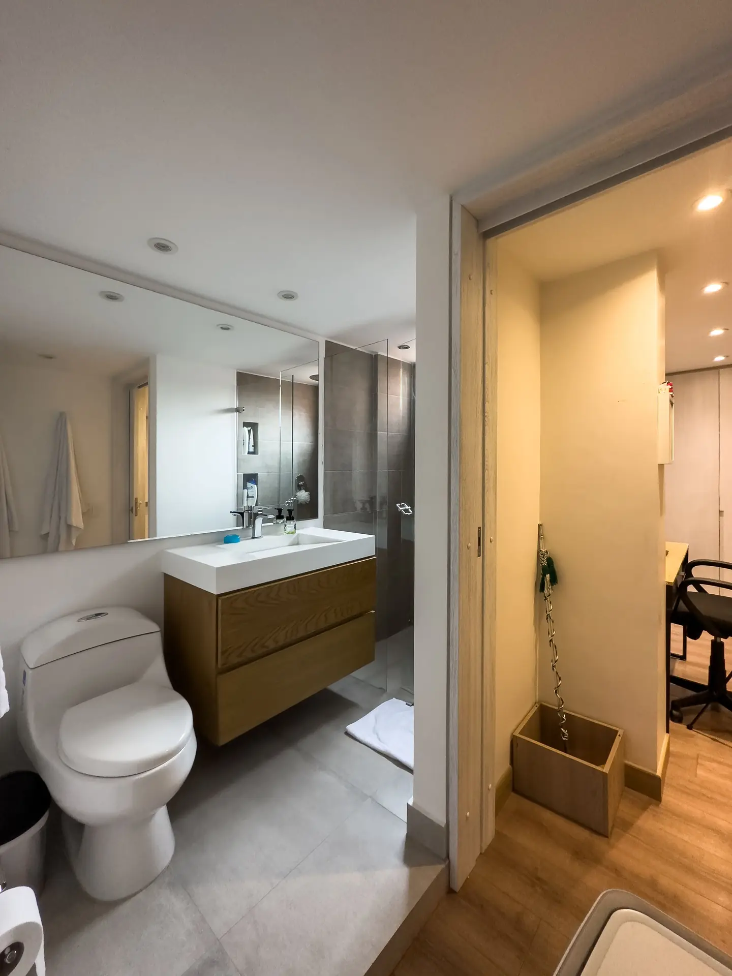 Apartamento dúplex con terraza a la venta, en El Chico.