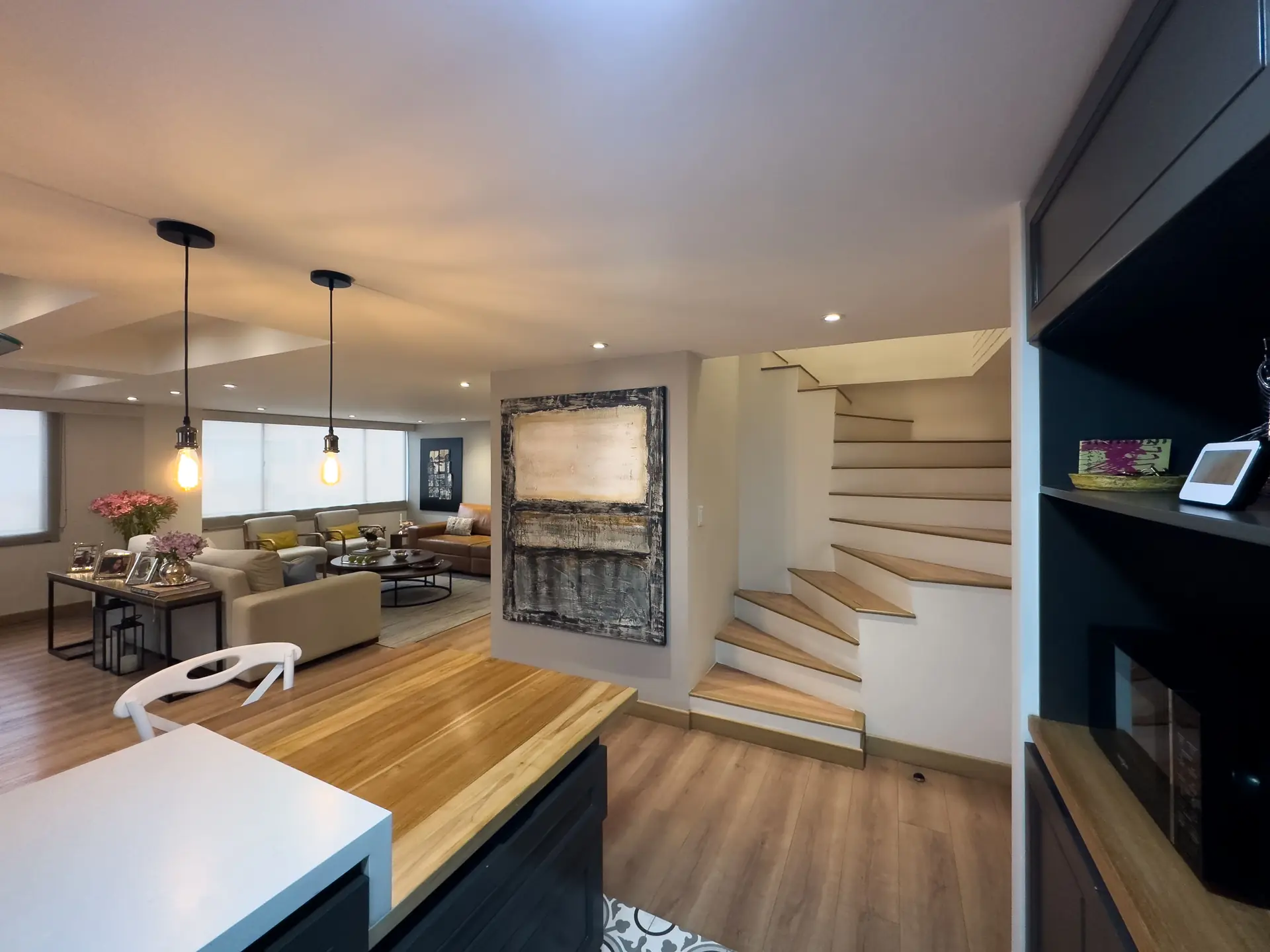Apartamento dúplex con terraza a la venta, en El Chico.