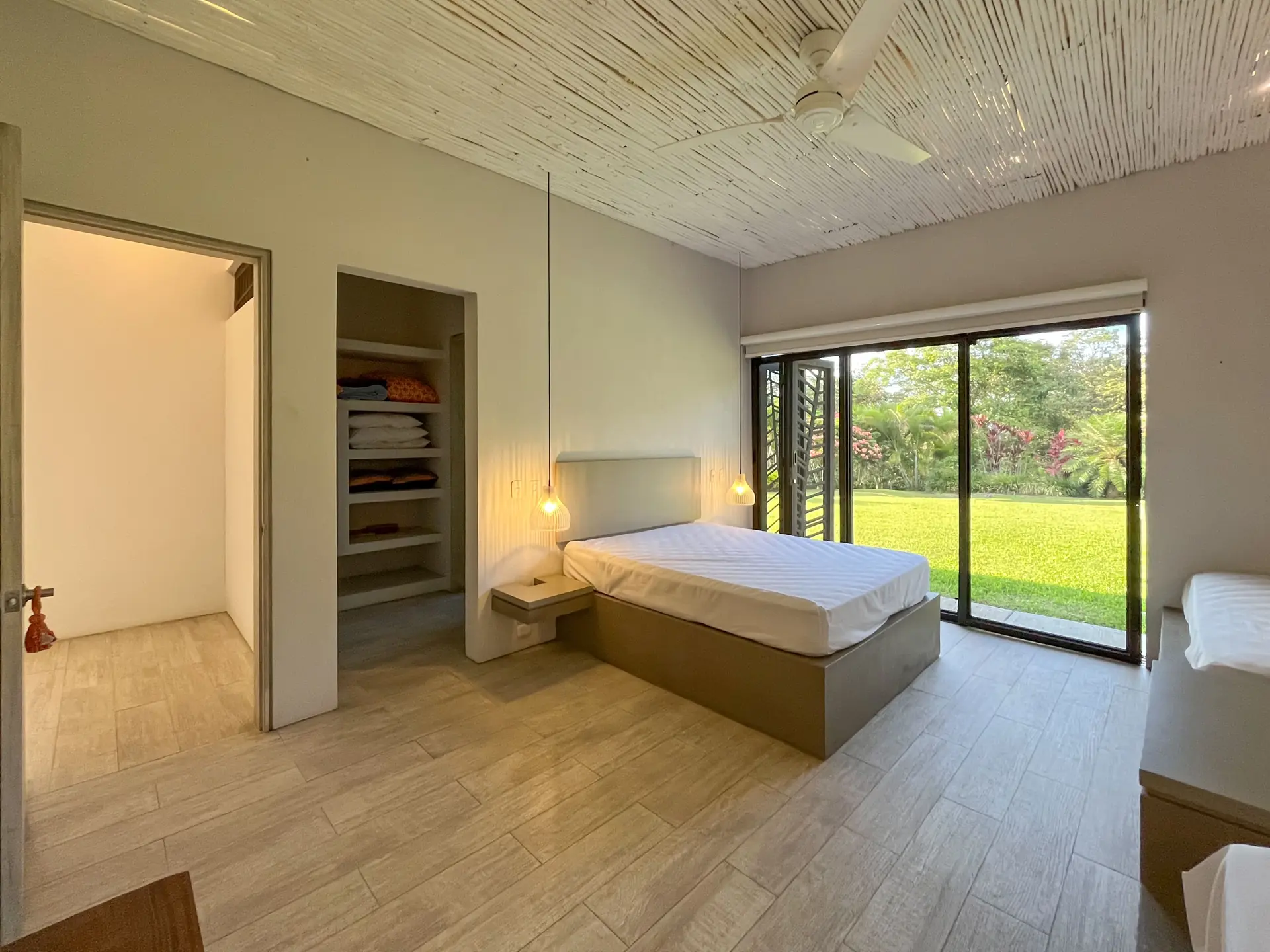 Casa con piscina a la venta, en Villeta (conjunto cerrado)