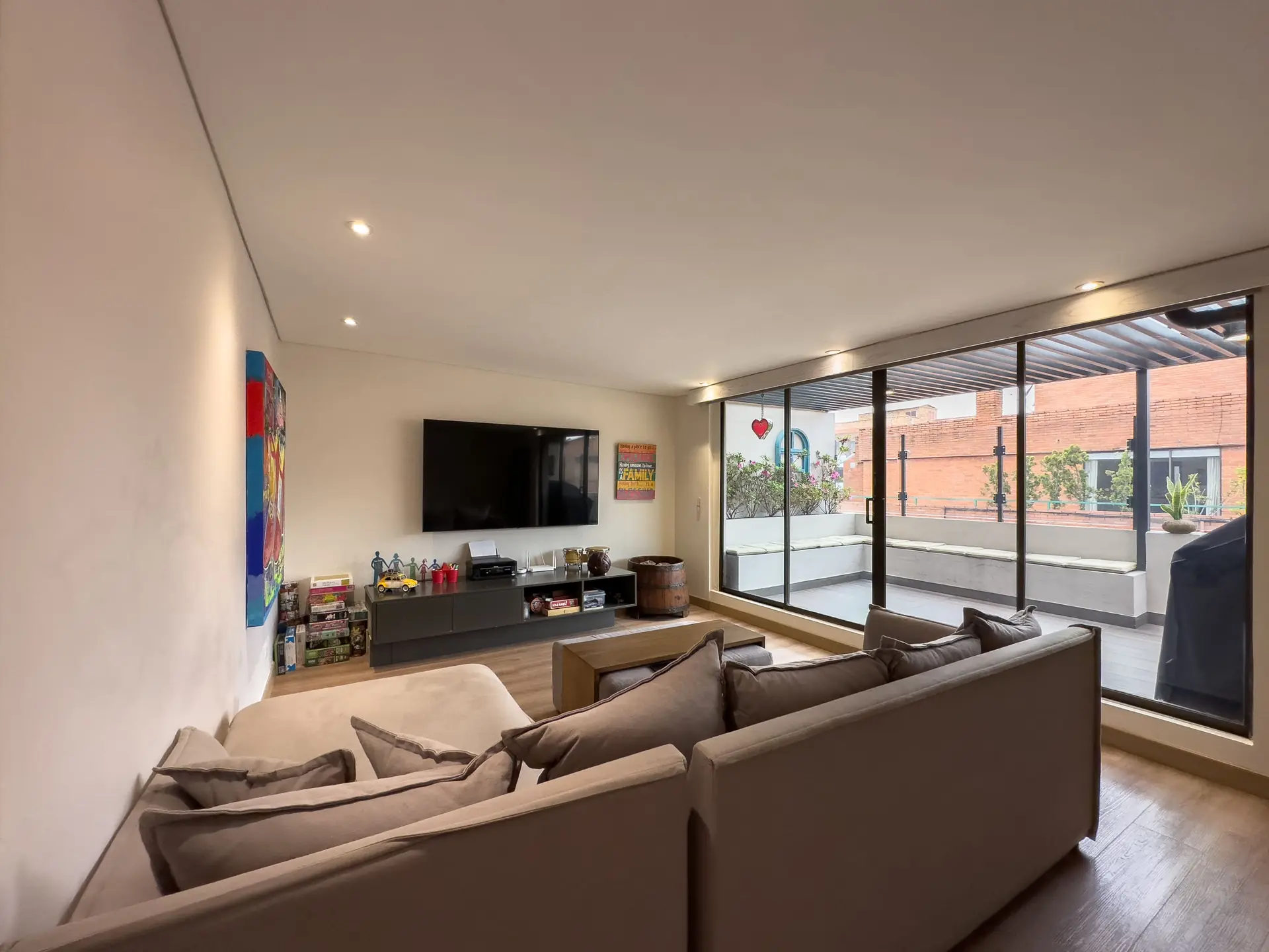 Apartamento dúplex con terraza a la venta, en El Chico.