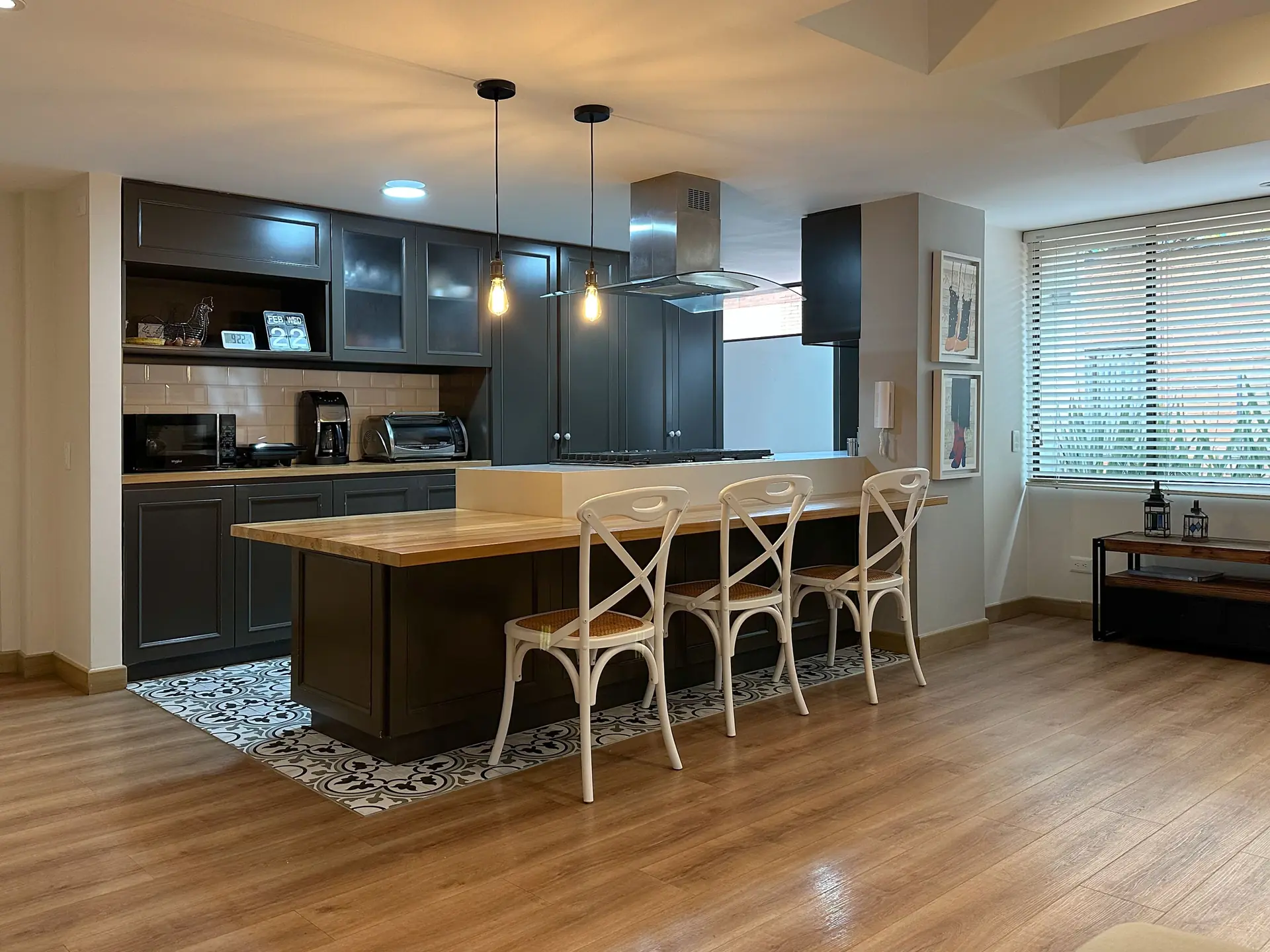 Apartamento dúplex con terraza a la venta, en El Chico.
