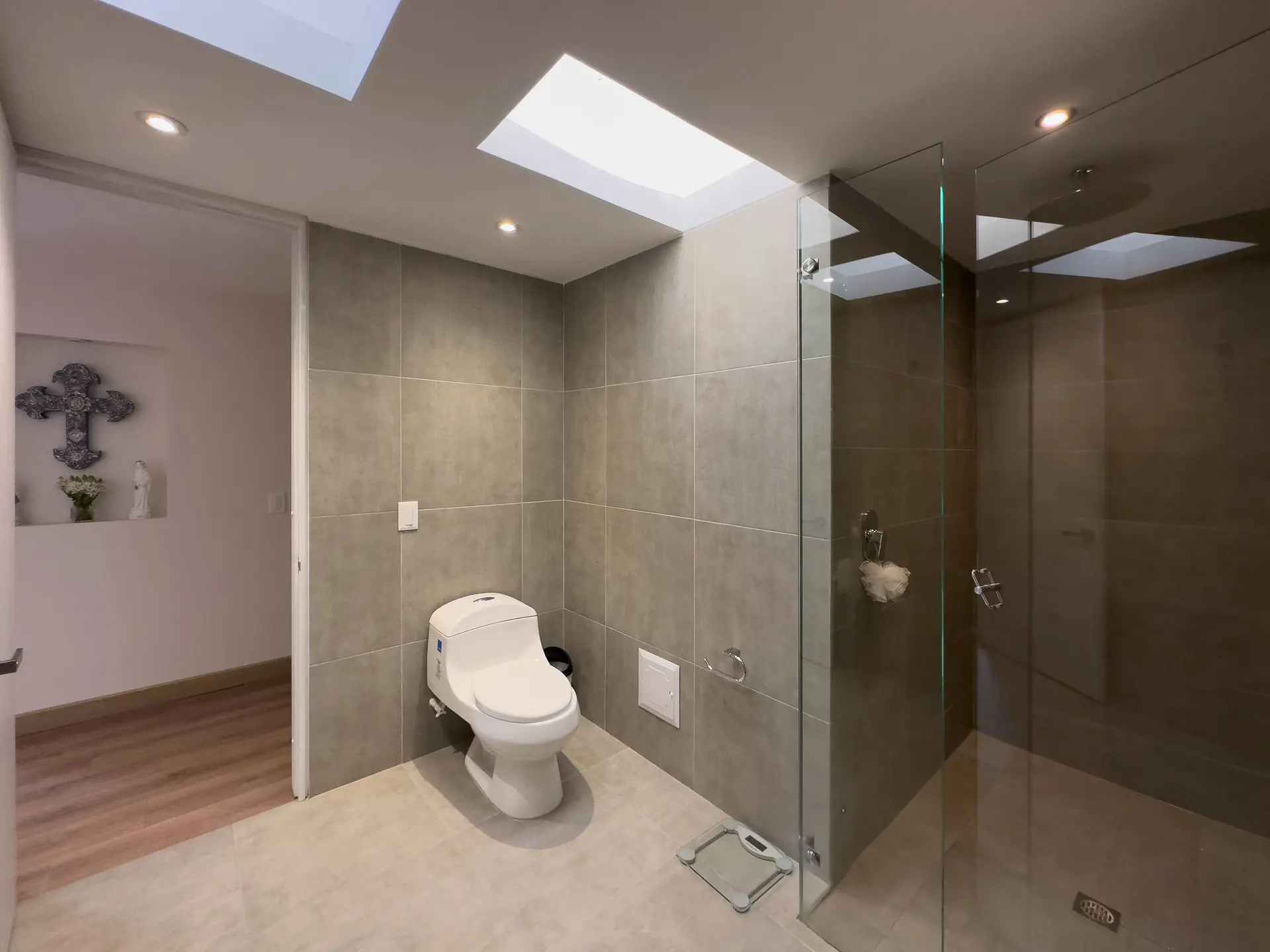 Apartamento dúplex con terraza a la venta, en El Chico.