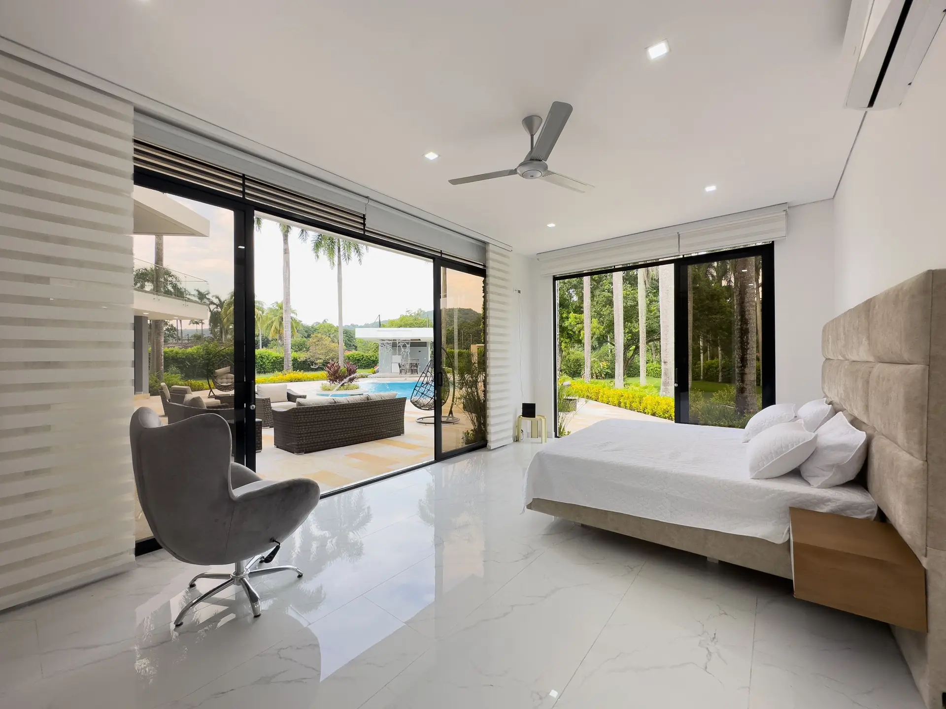 Casa con piscina a la venta, en Melgar.