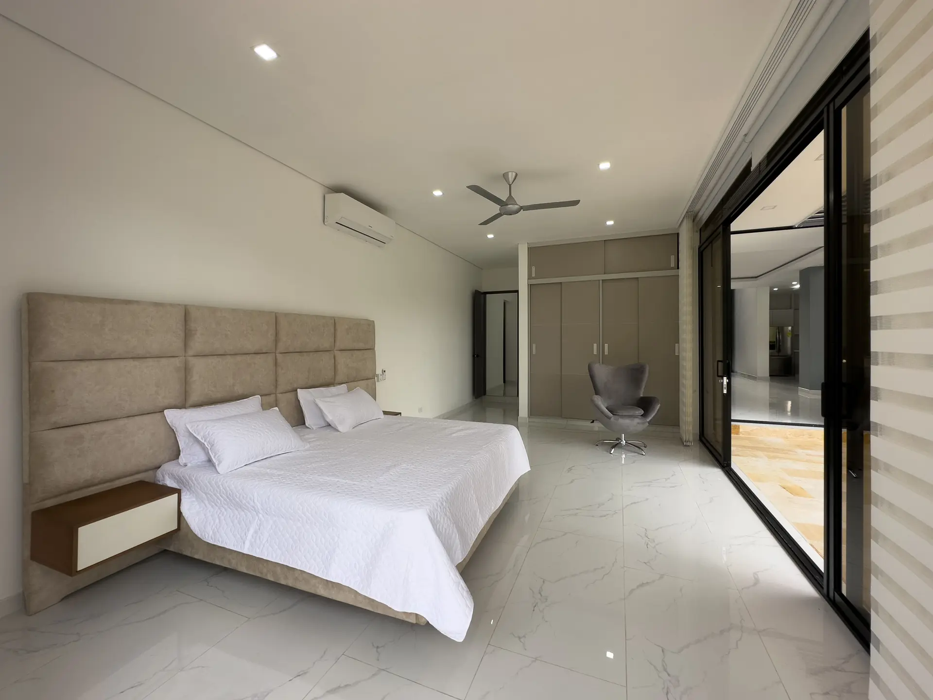 Casa con piscina a la venta, en Melgar.