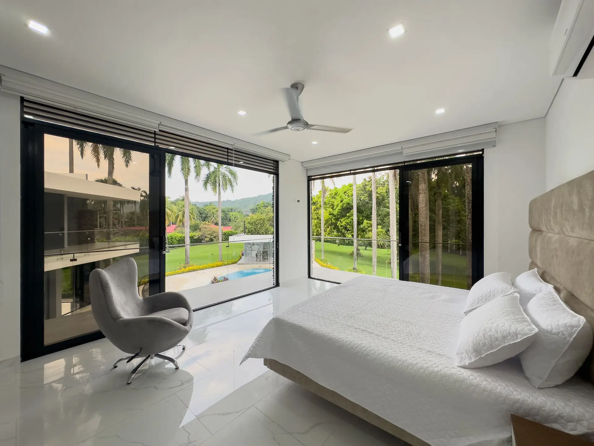 Casa con piscina a la venta, en Melgar.