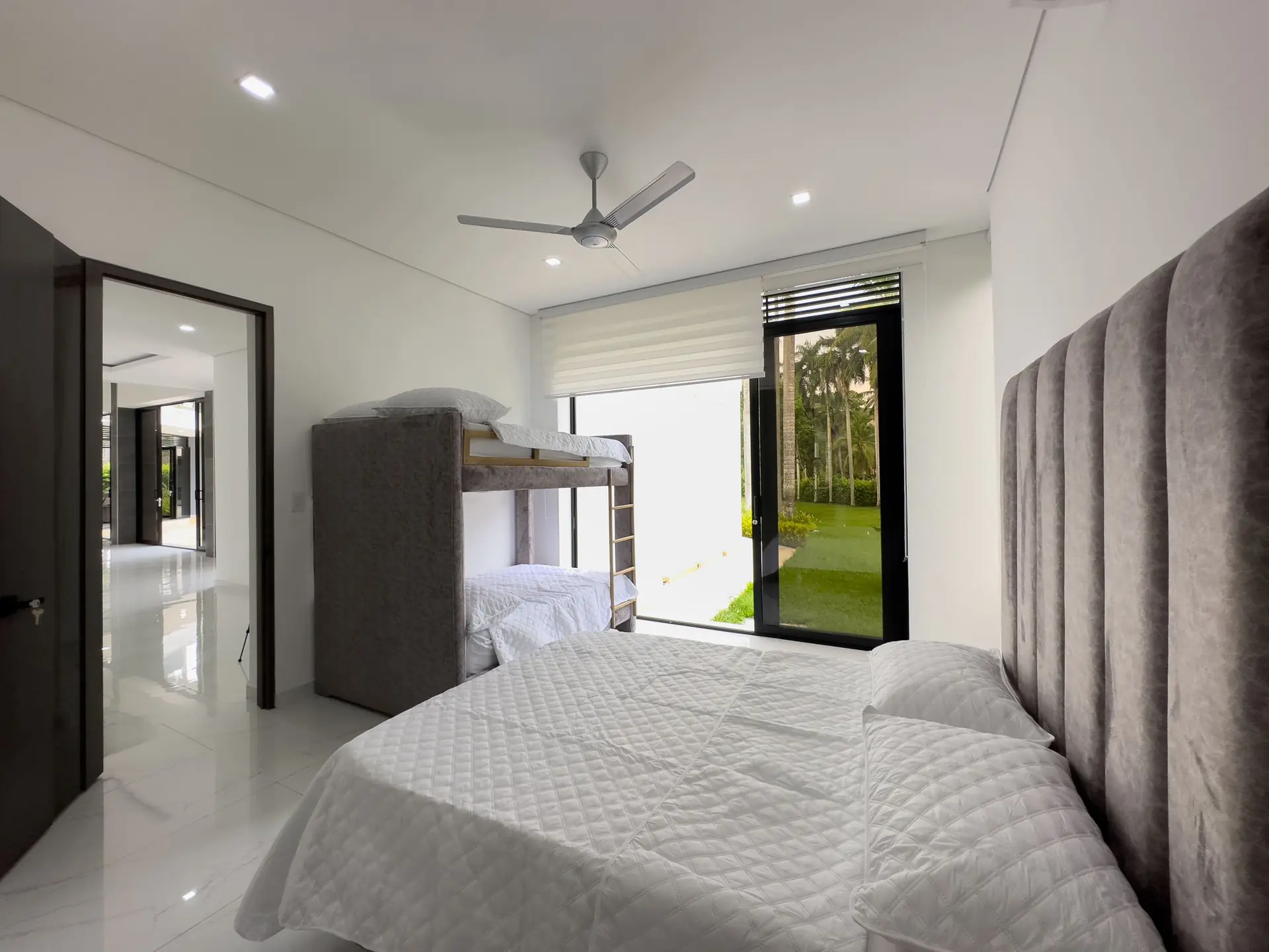 Casa con piscina a la venta, en Melgar.