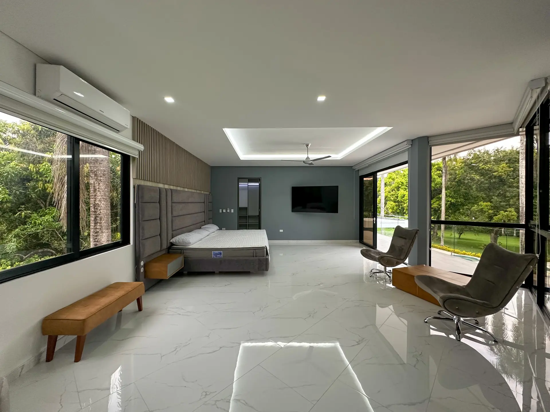 Casa con piscina a la venta, en Melgar.